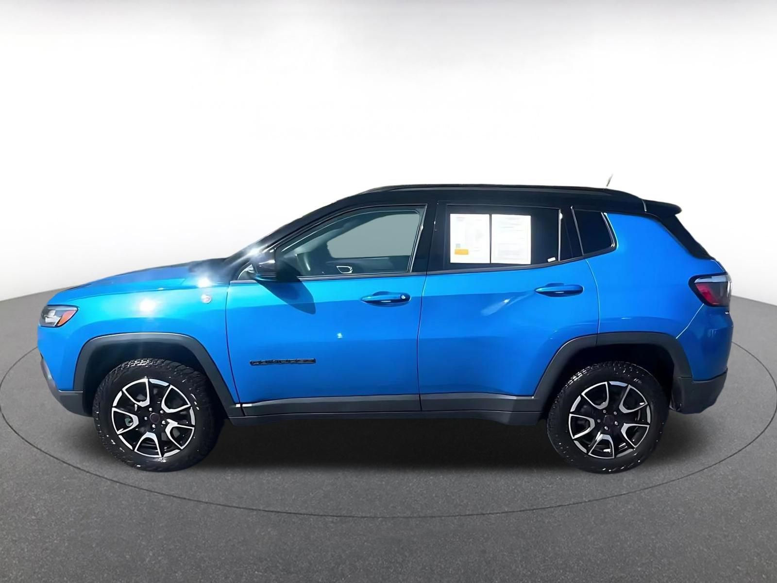 Thumbnail: 2025 Jeep Compass - 9
