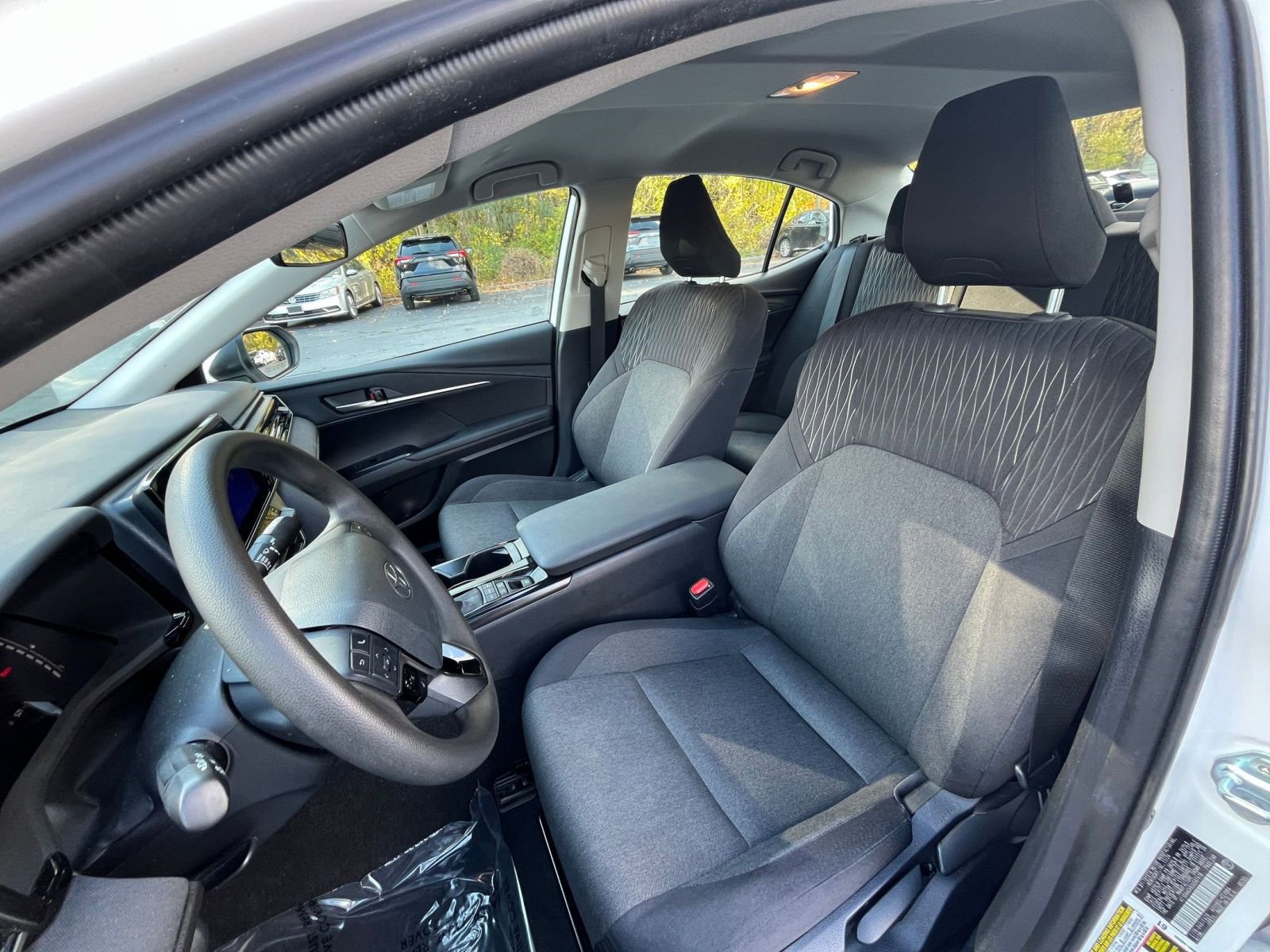 Thumbnail: 2025 Toyota Camry - 32