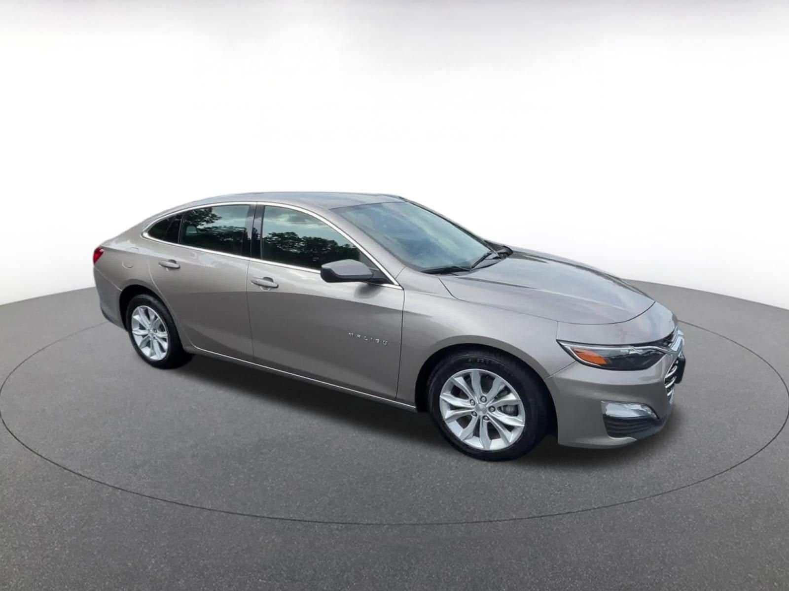 Thumbnail: 2024 Chevrolet Malibu - 2