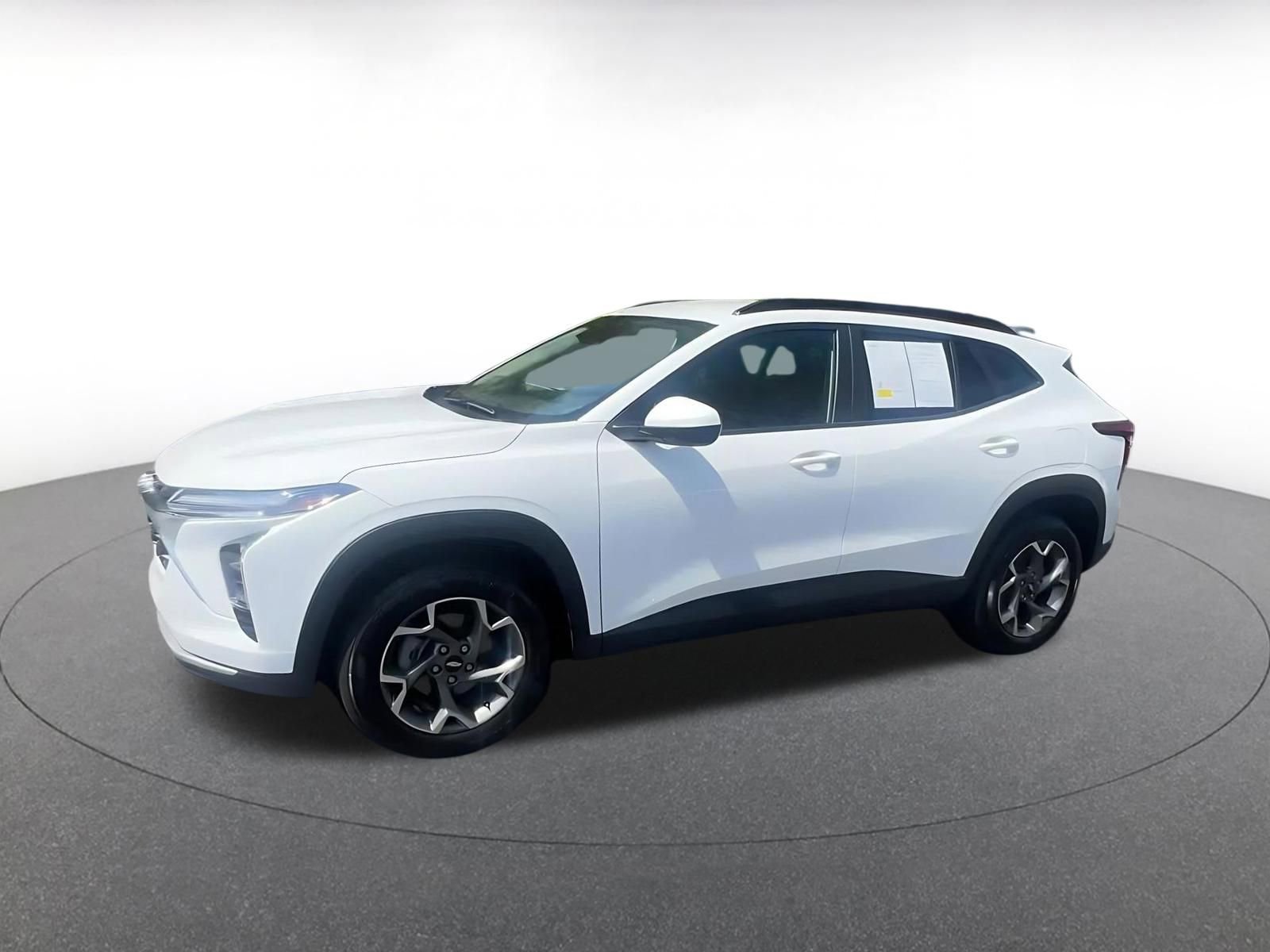 Thumbnail: 2025 Chevrolet Trax - 8