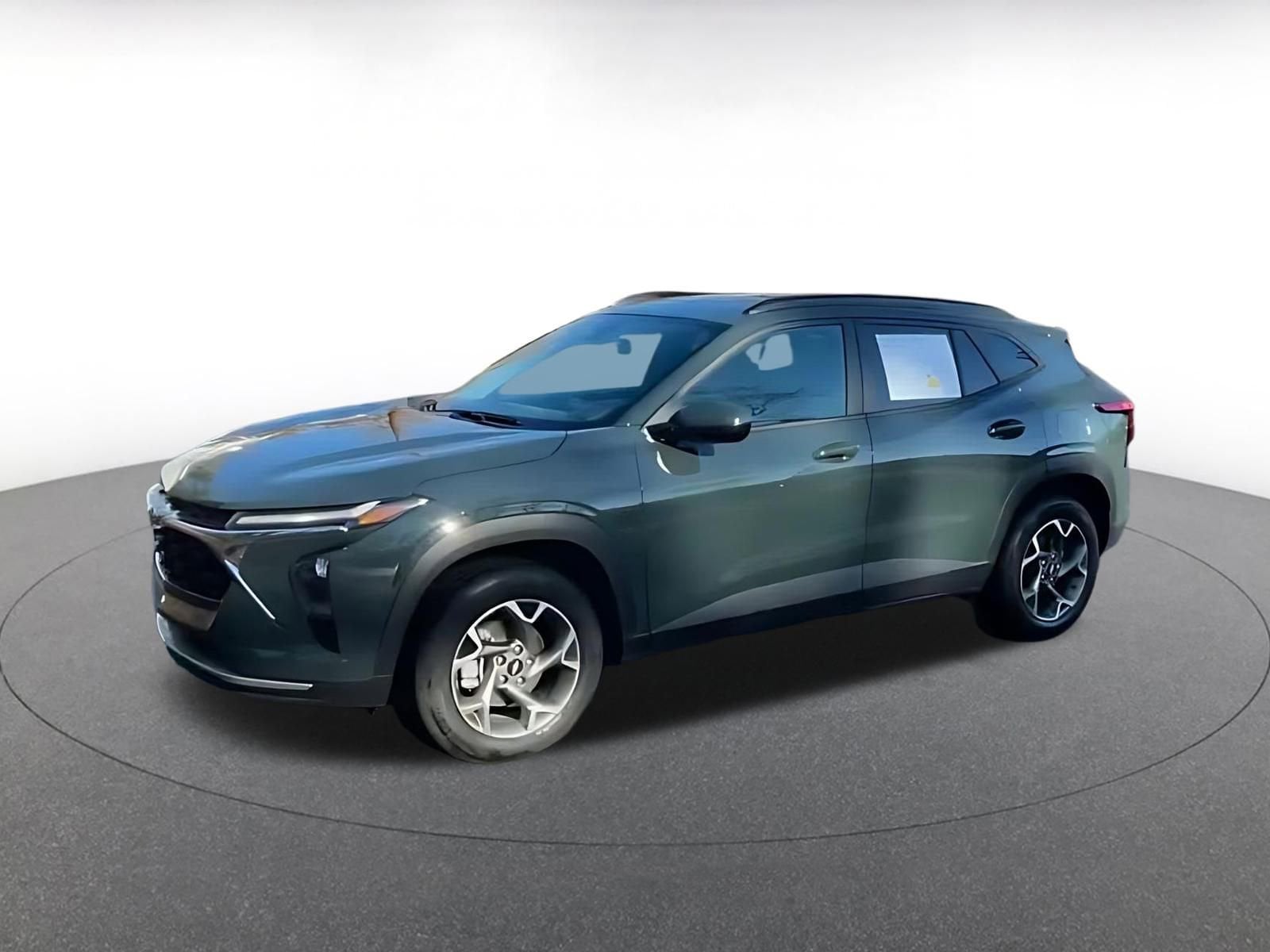 Thumbnail: 2025 Chevrolet Trax - 8