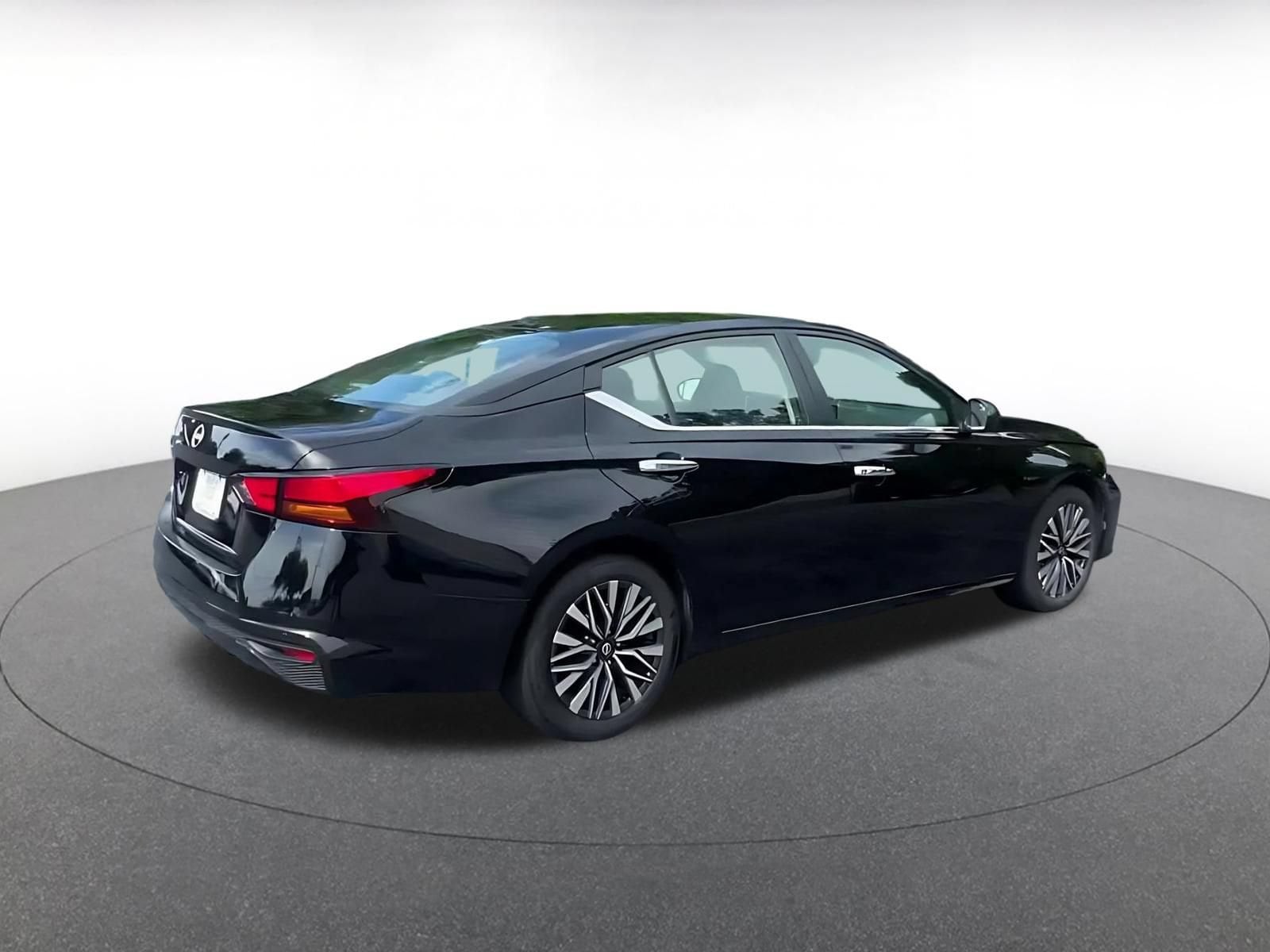 Thumbnail: 2025 Nissan Altima - 14