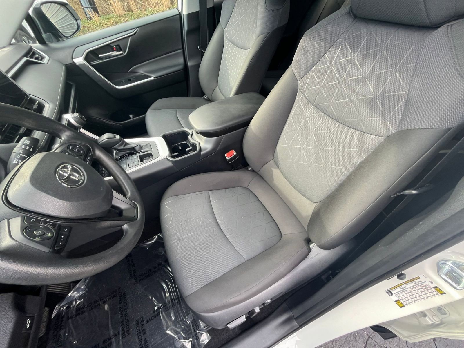 Thumbnail: 2025 Toyota RAV4 - 32