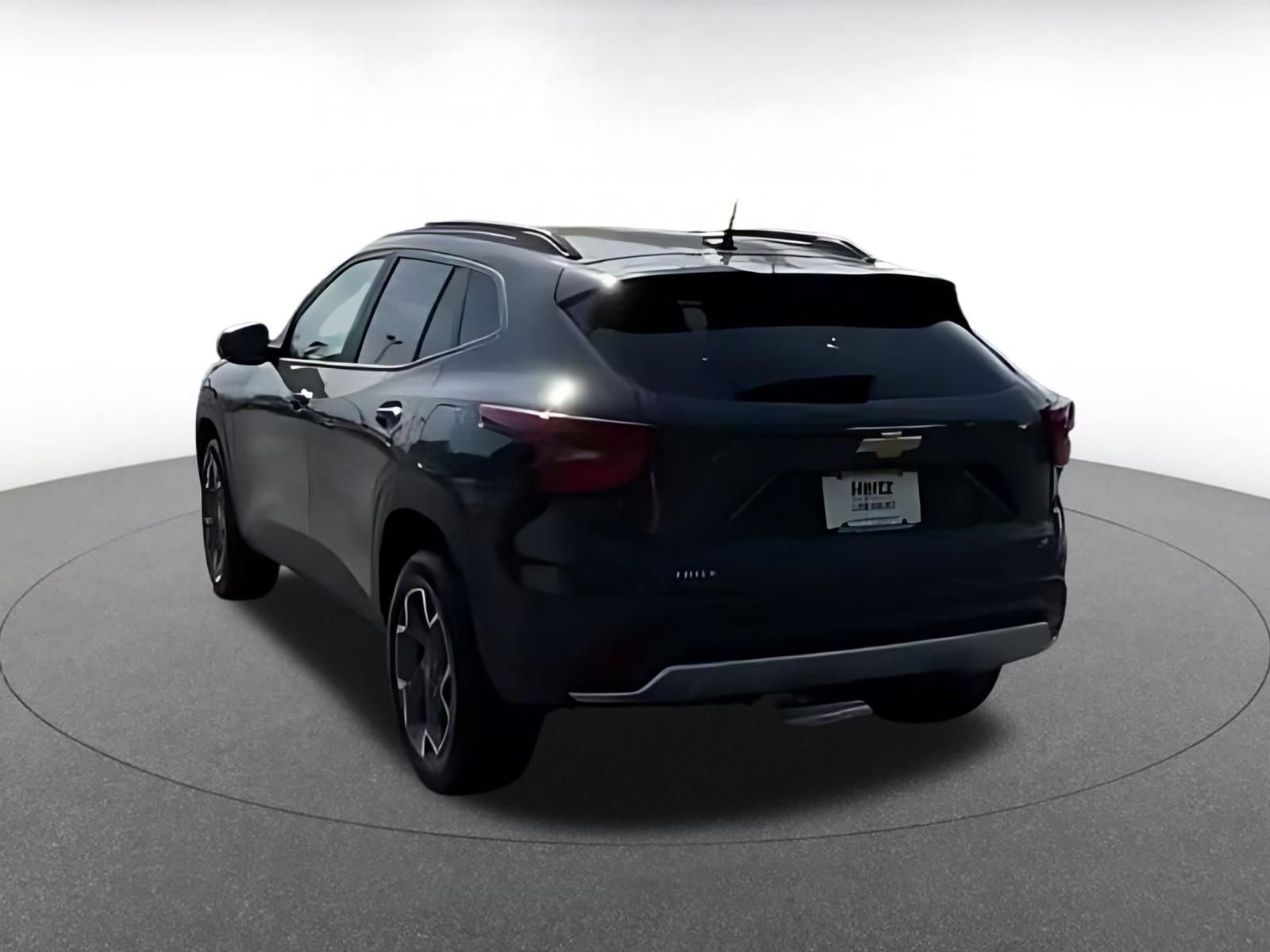 Thumbnail: 2025 Chevrolet Trax - 16