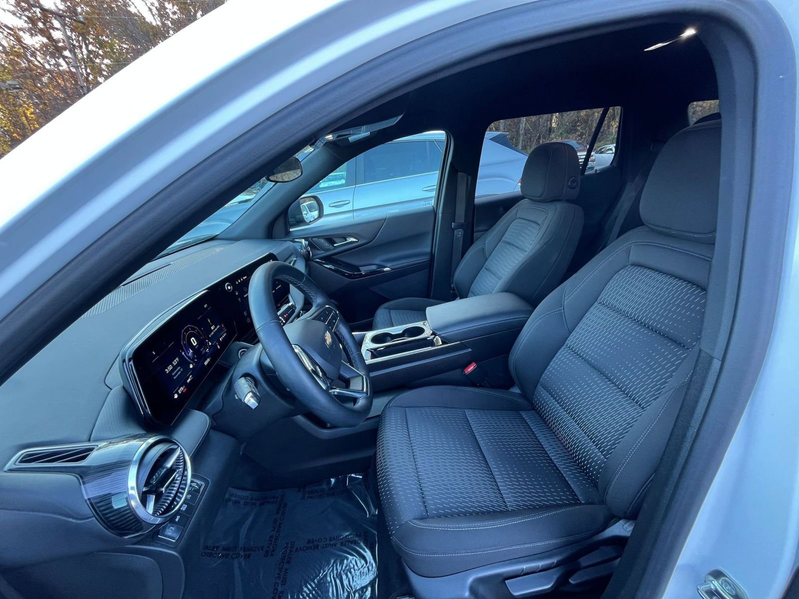 Thumbnail: 2025 Chevrolet Equinox - 23