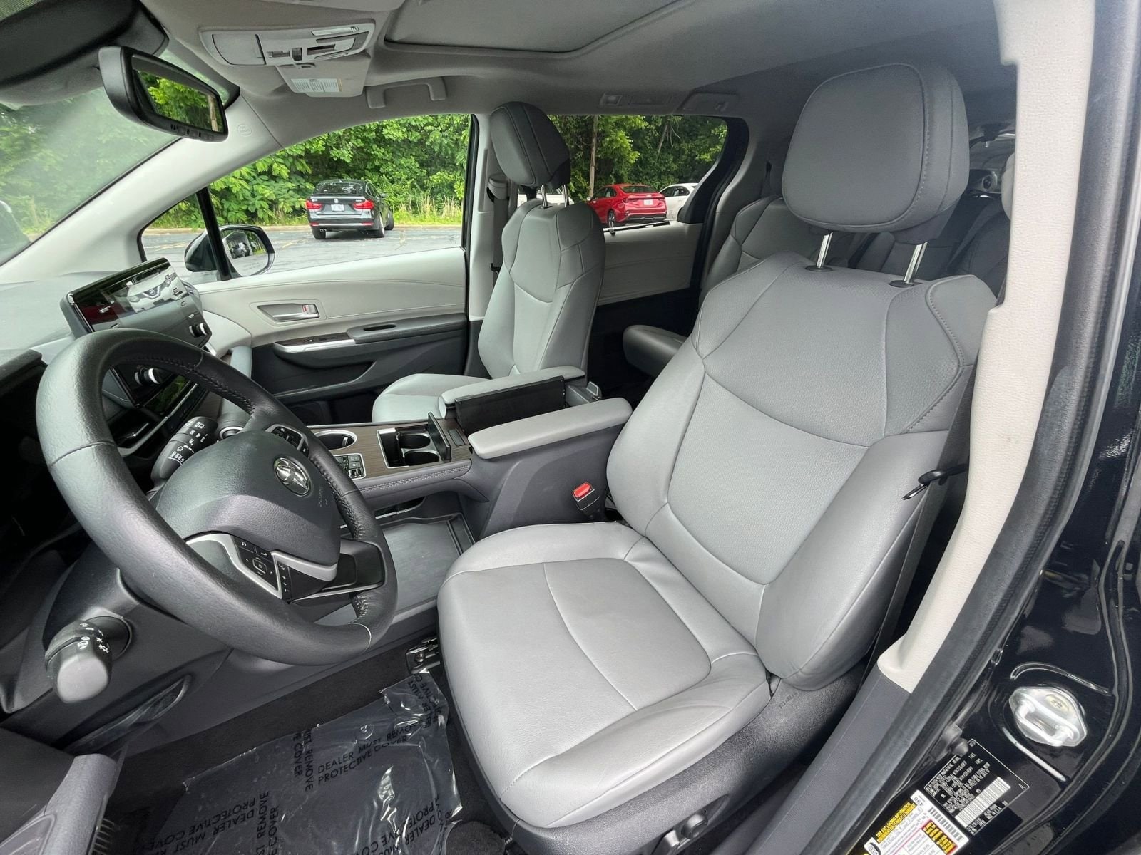 2024 Toyota Sienna XLE 30