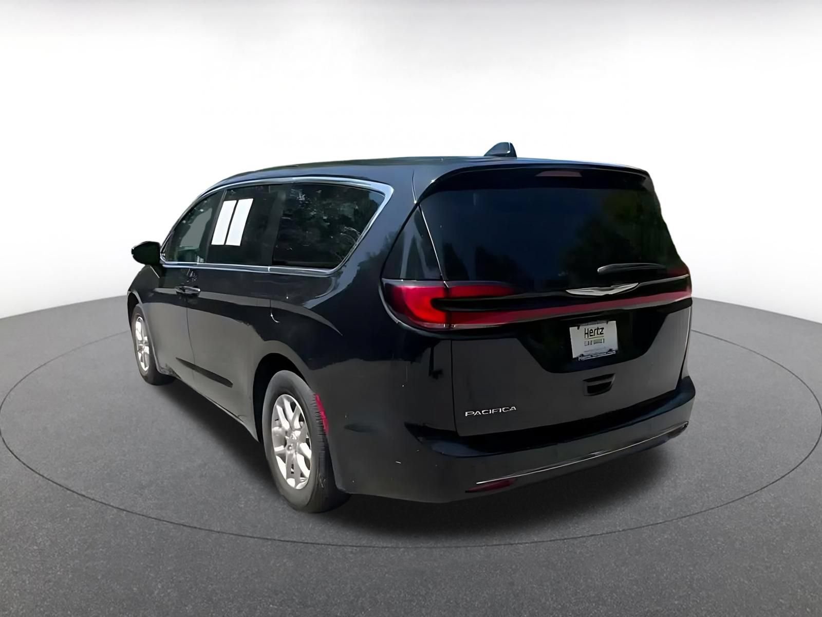 Thumbnail: 2024 Chrysler Pacifica - 9