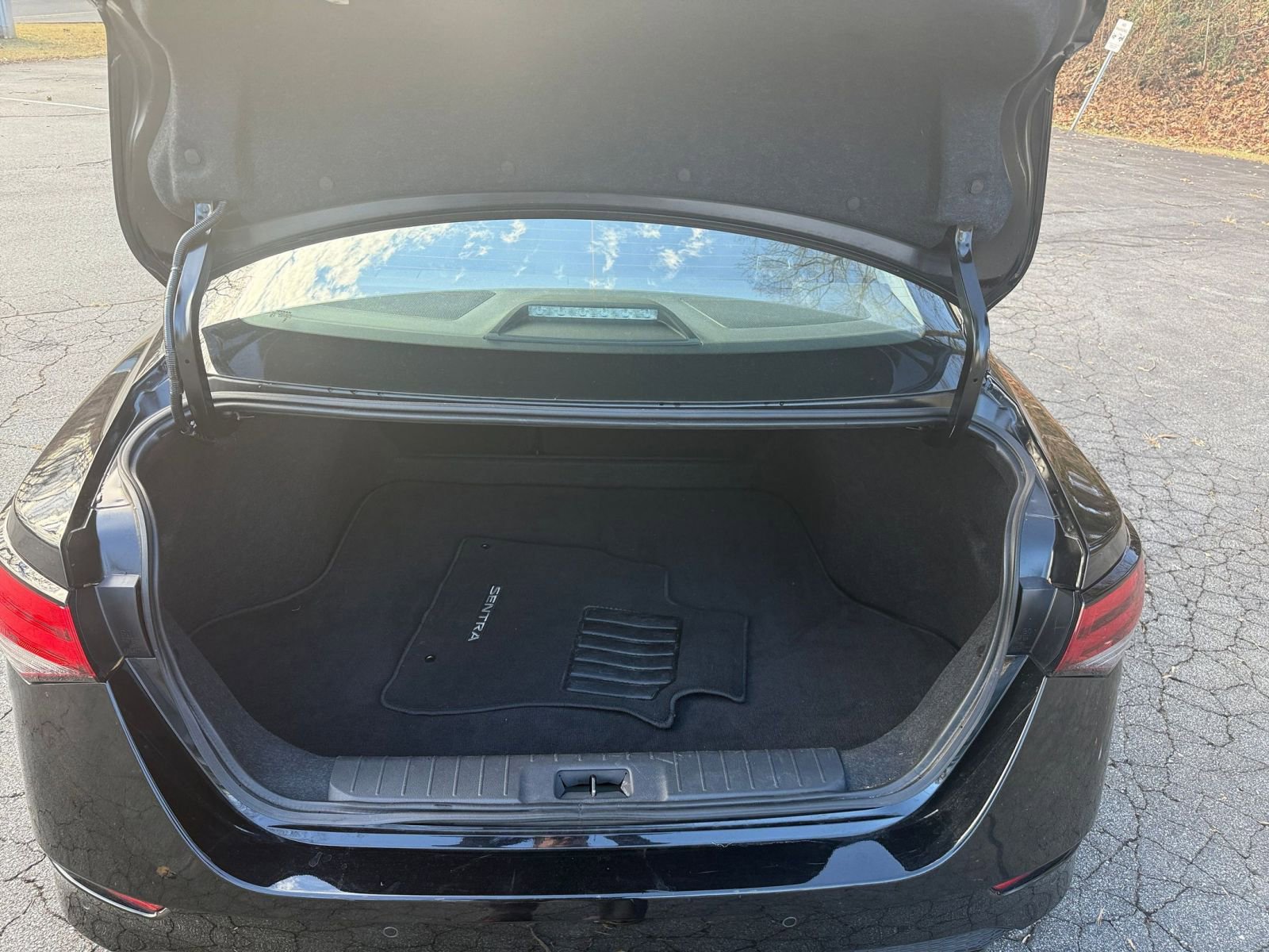 Thumbnail: 2025 Nissan Sentra - 29