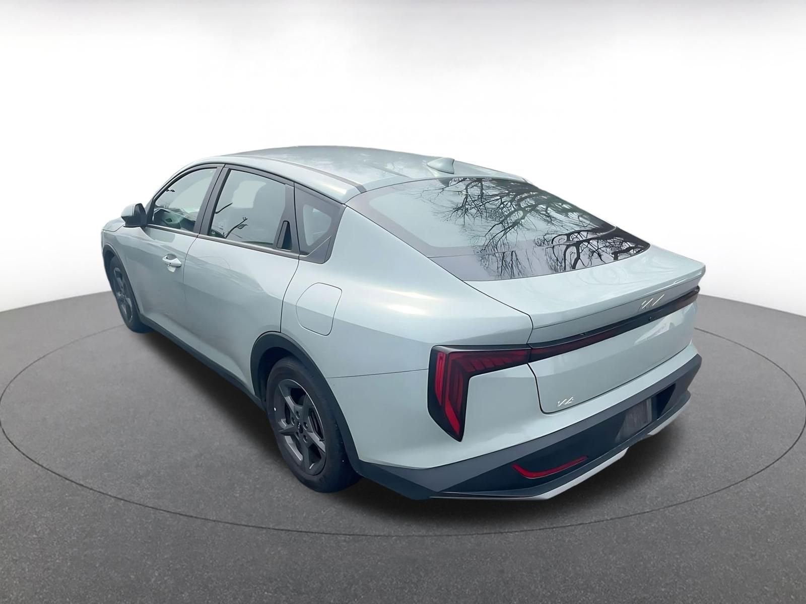 Thumbnail: 2025 Kia K5 - 1