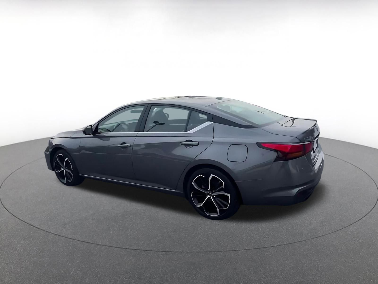 Thumbnail: 2025 Nissan Altima - 9