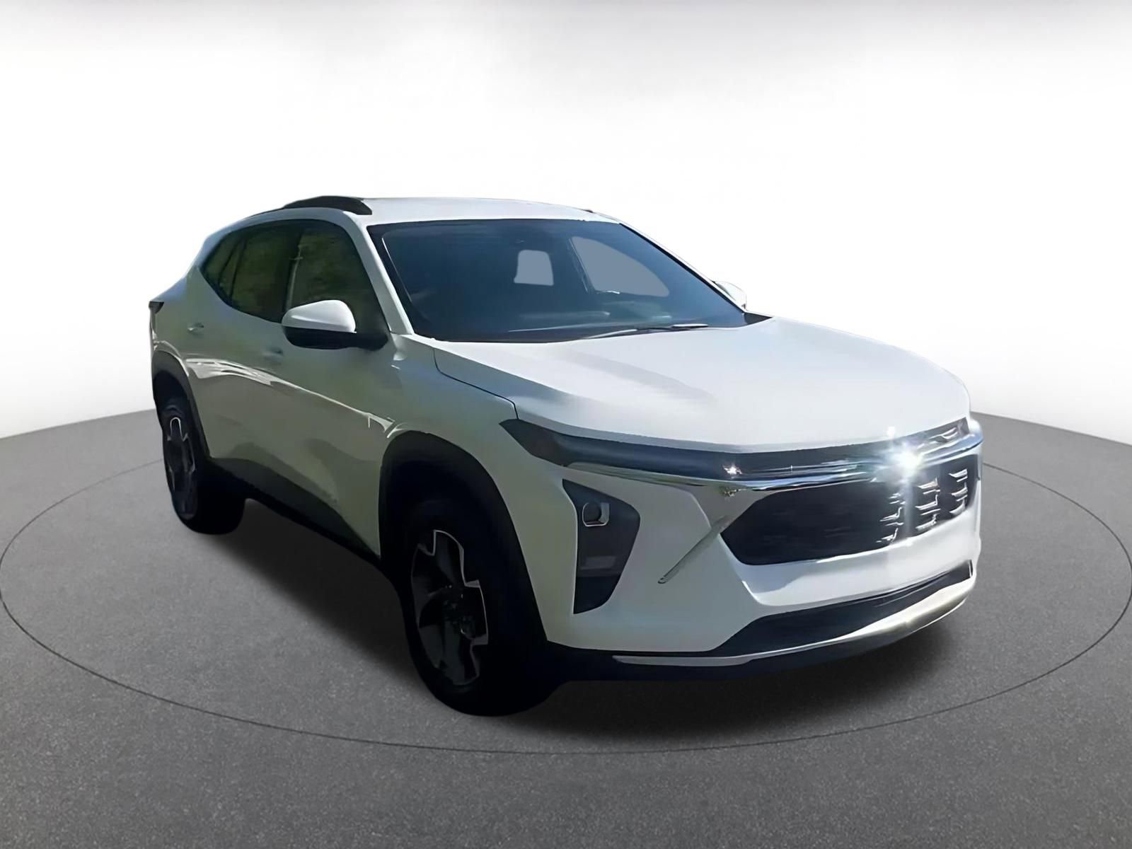 Thumbnail: 2025 Chevrolet Trax - 3