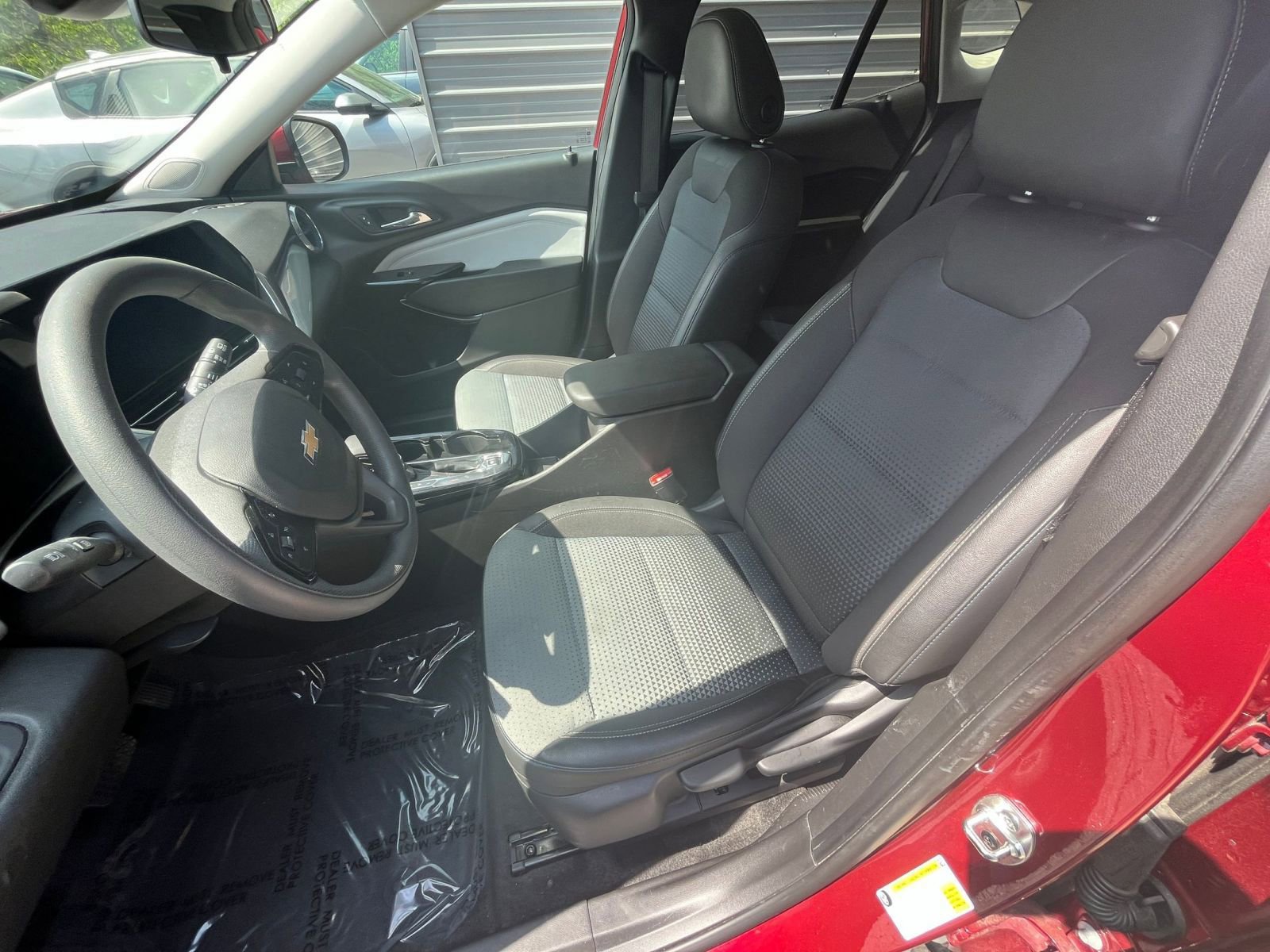 Thumbnail: 2025 Chevrolet Trax - 31