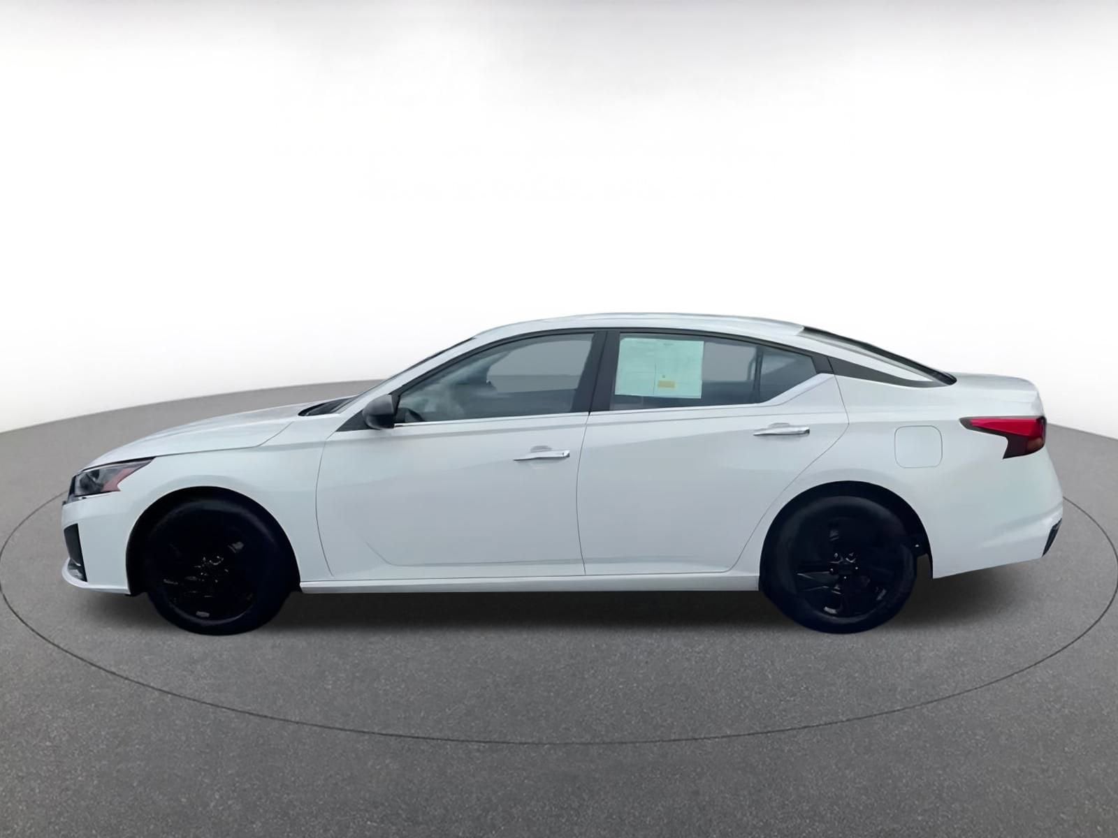Thumbnail: 2024 Nissan Altima - 9