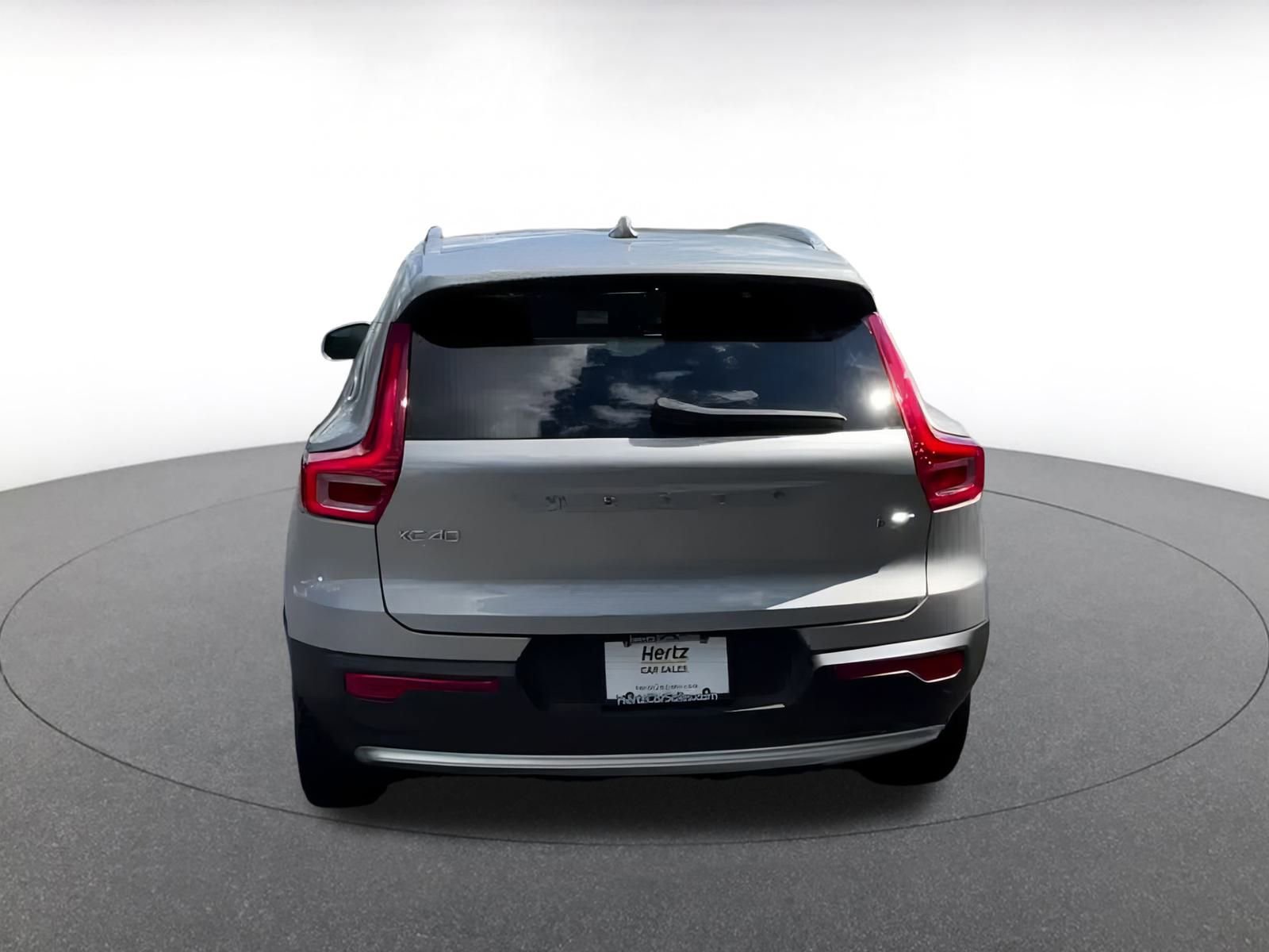 Thumbnail: 2024 Volvo XC40 - 21