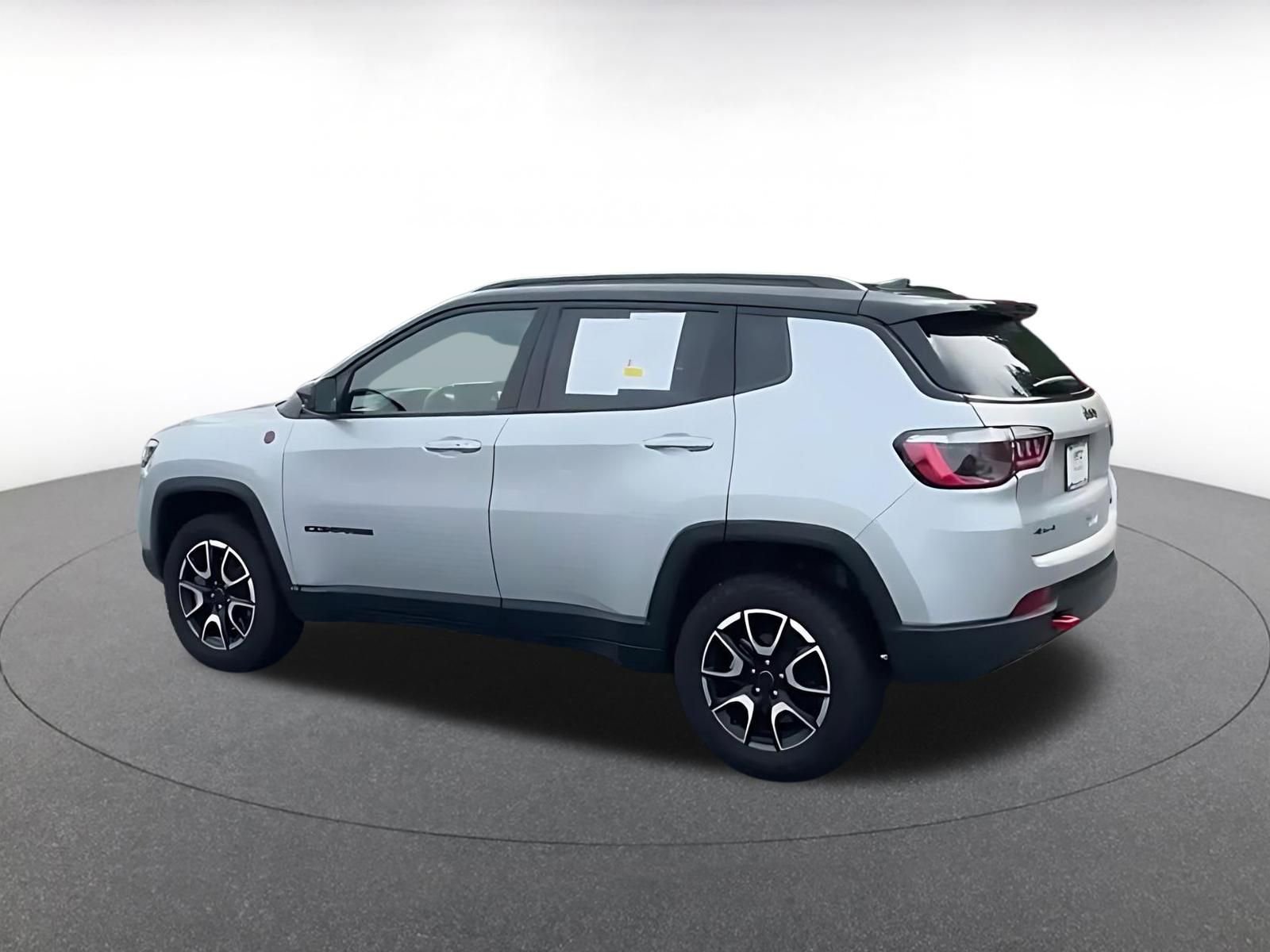 Thumbnail: 2025 Jeep Compass - 9