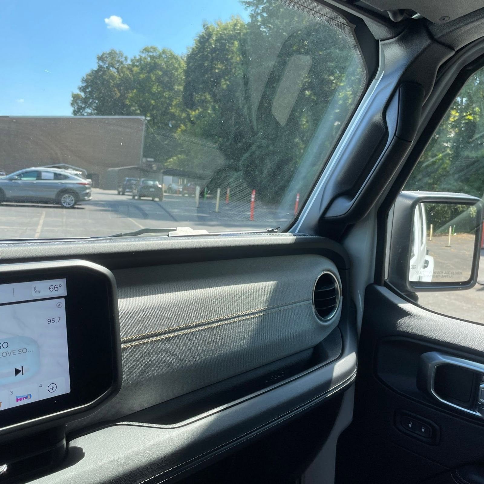 Thumbnail: 2025 Jeep Wrangler - 29