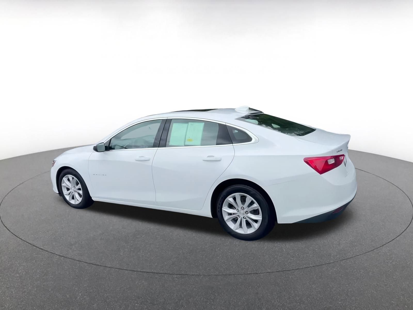 Thumbnail: 2024 Chevrolet Malibu - 10