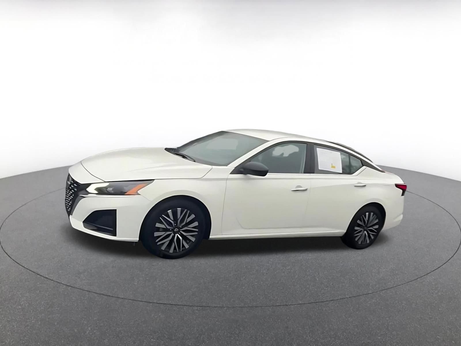 Thumbnail: 2025 Nissan Altima - 8