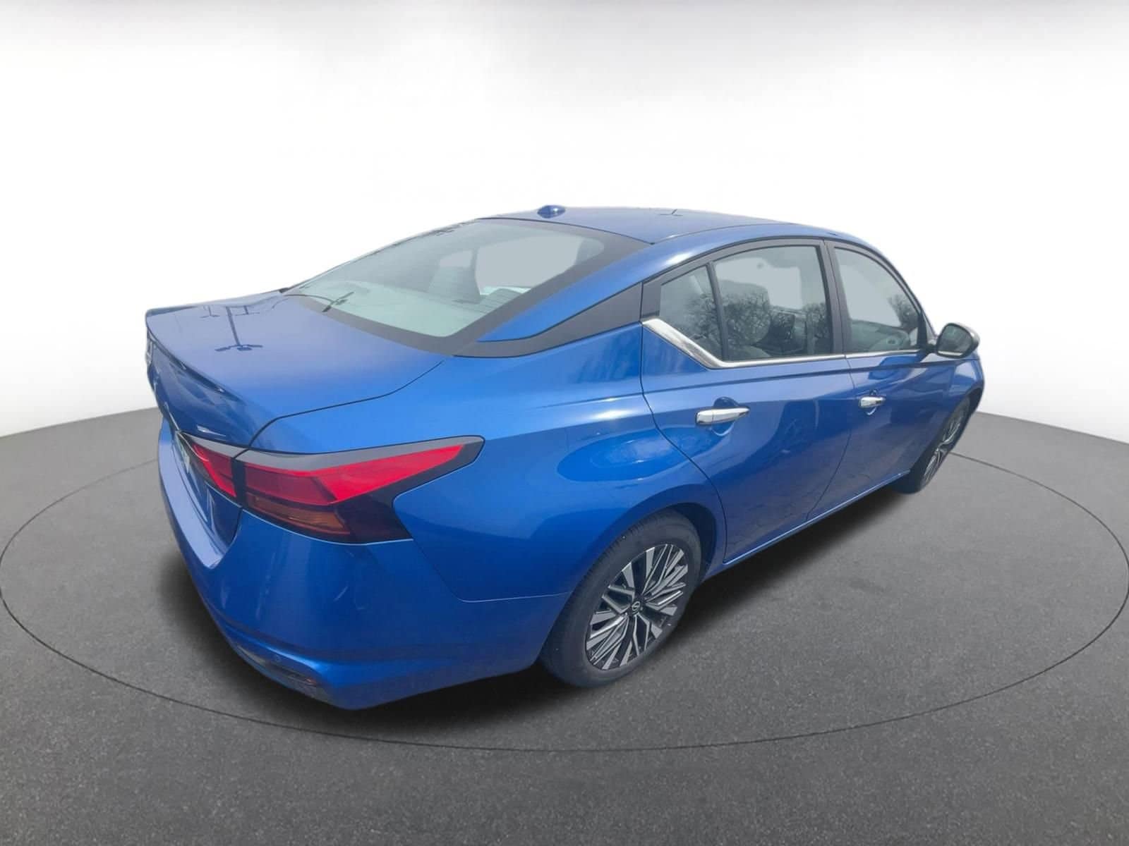 Thumbnail: 2025 Nissan Altima - 9