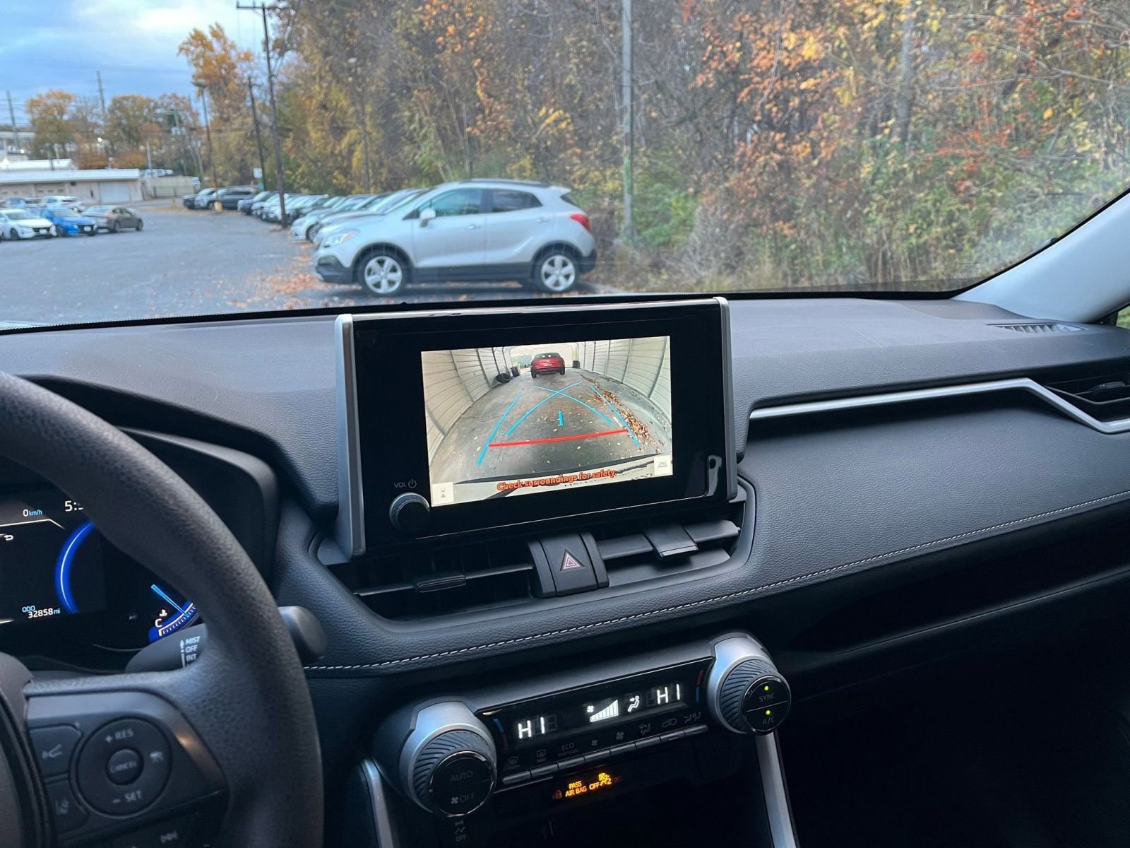 Thumbnail: 2025 Toyota RAV4 - 17