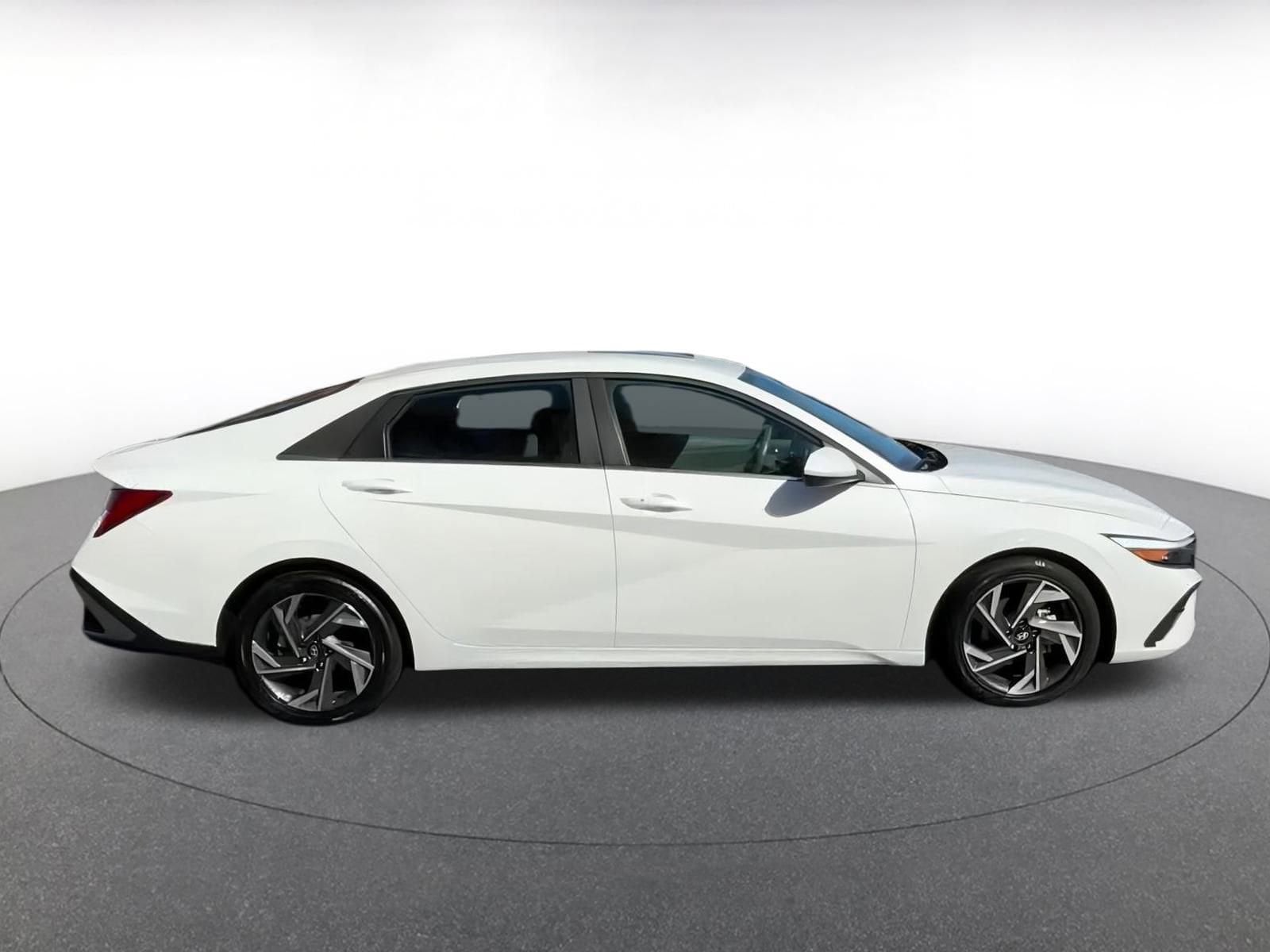 Thumbnail: 2025 Hyundai Elantra - 16