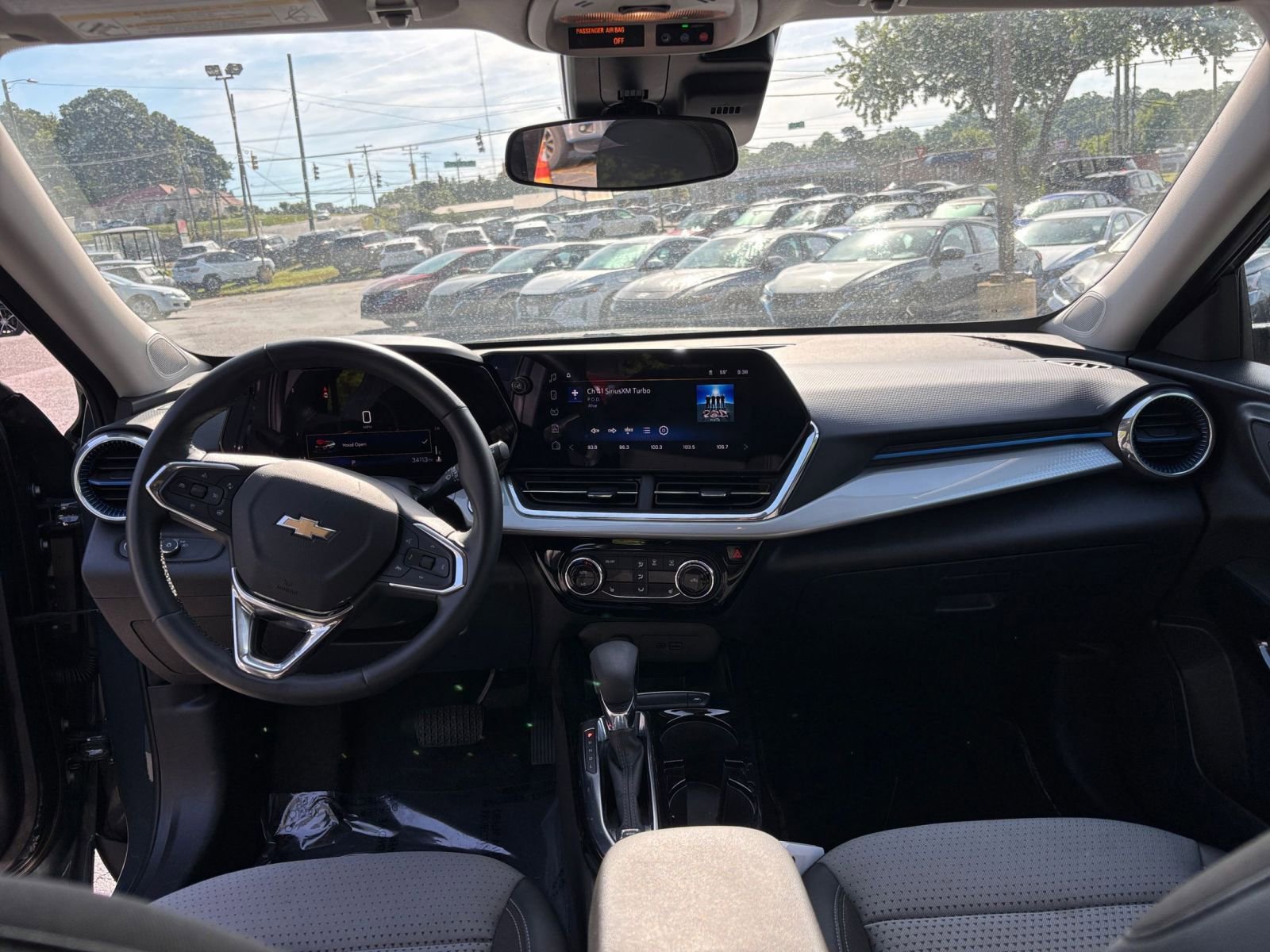Thumbnail: 2025 Chevrolet Trax - 28