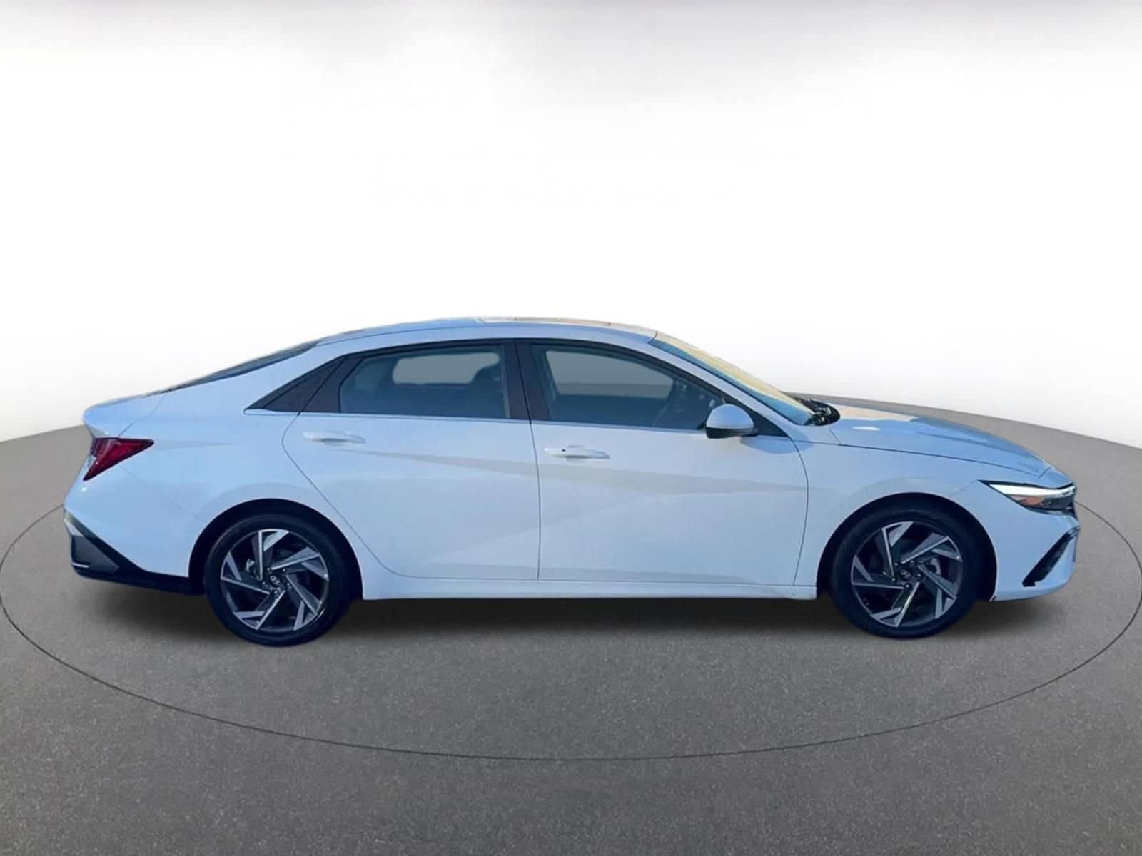 Thumbnail: 2025 Hyundai Elantra - 16