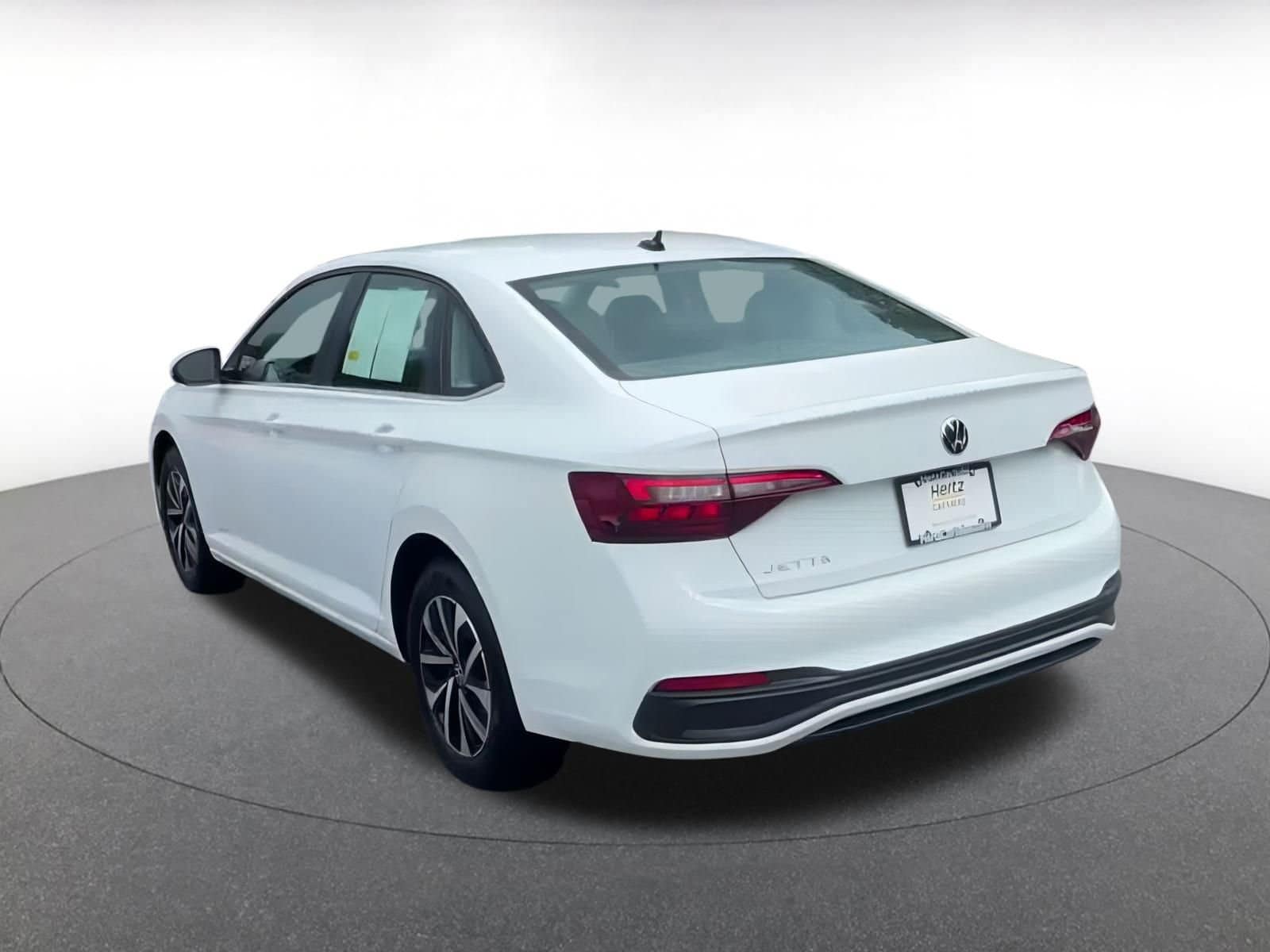 Thumbnail: 2024 Volkswagen Jetta - 11
