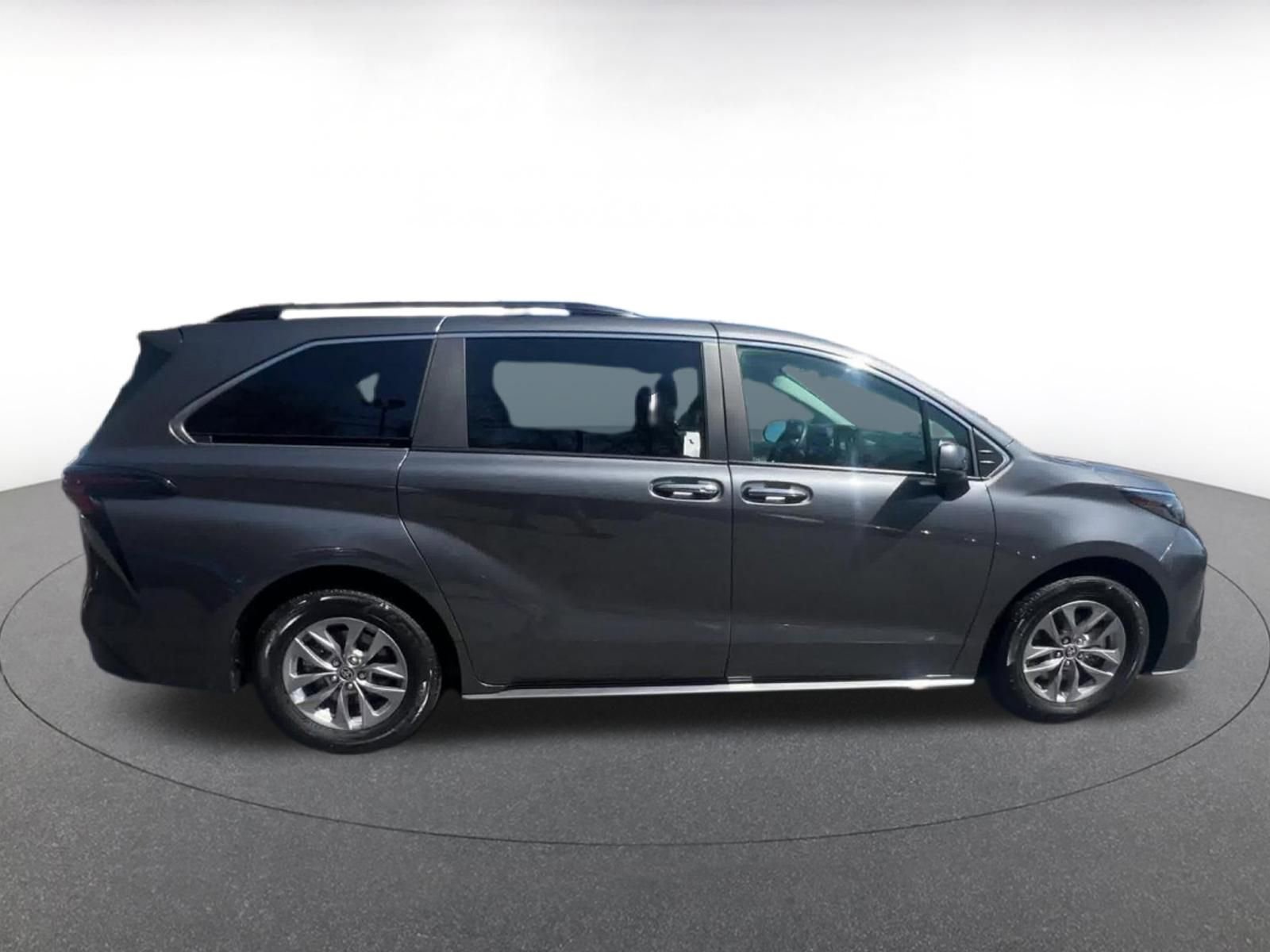 Thumbnail: 2025 Toyota Sienna - 16