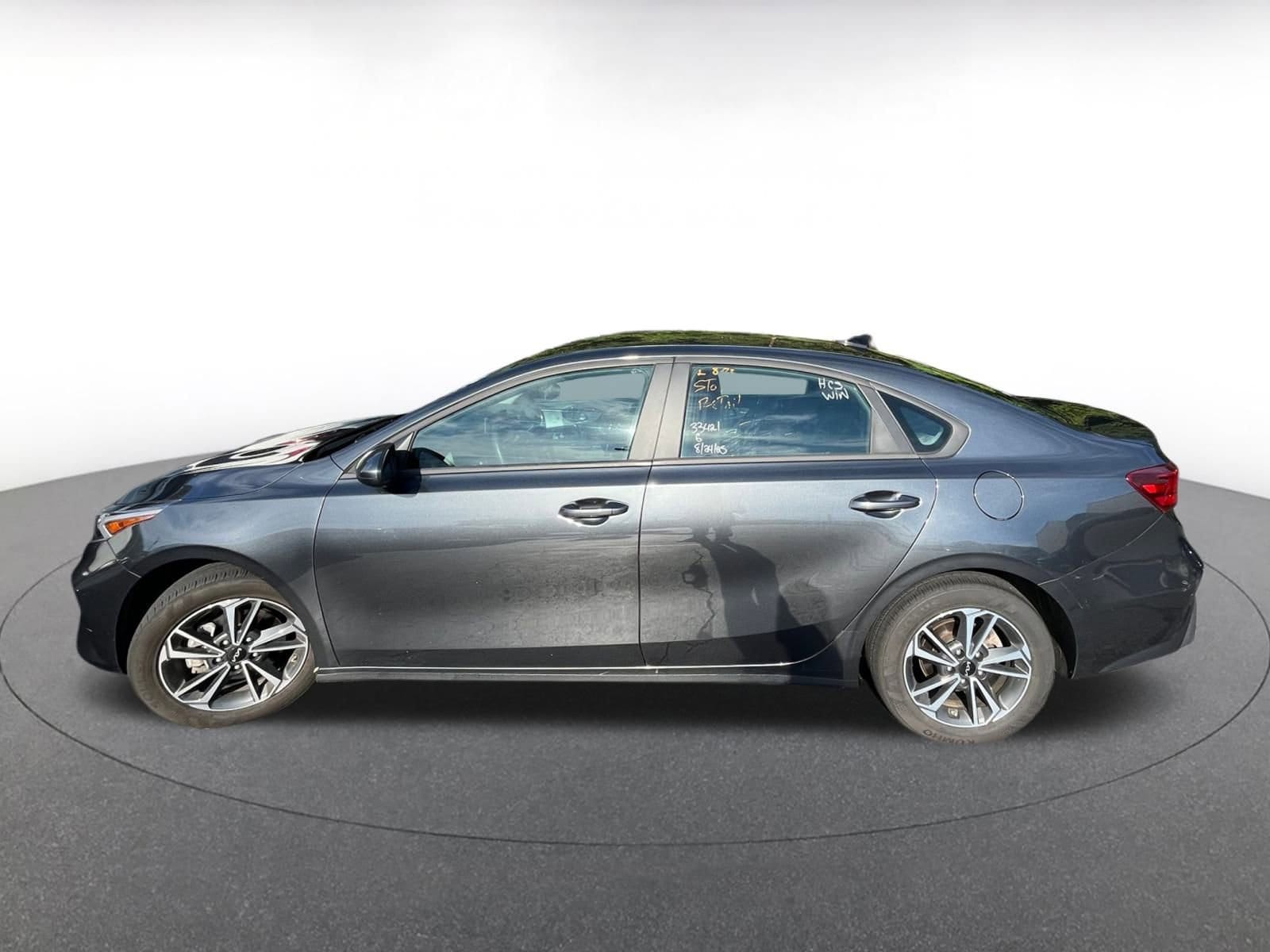 Thumbnail: 2024 Kia Forte - 4