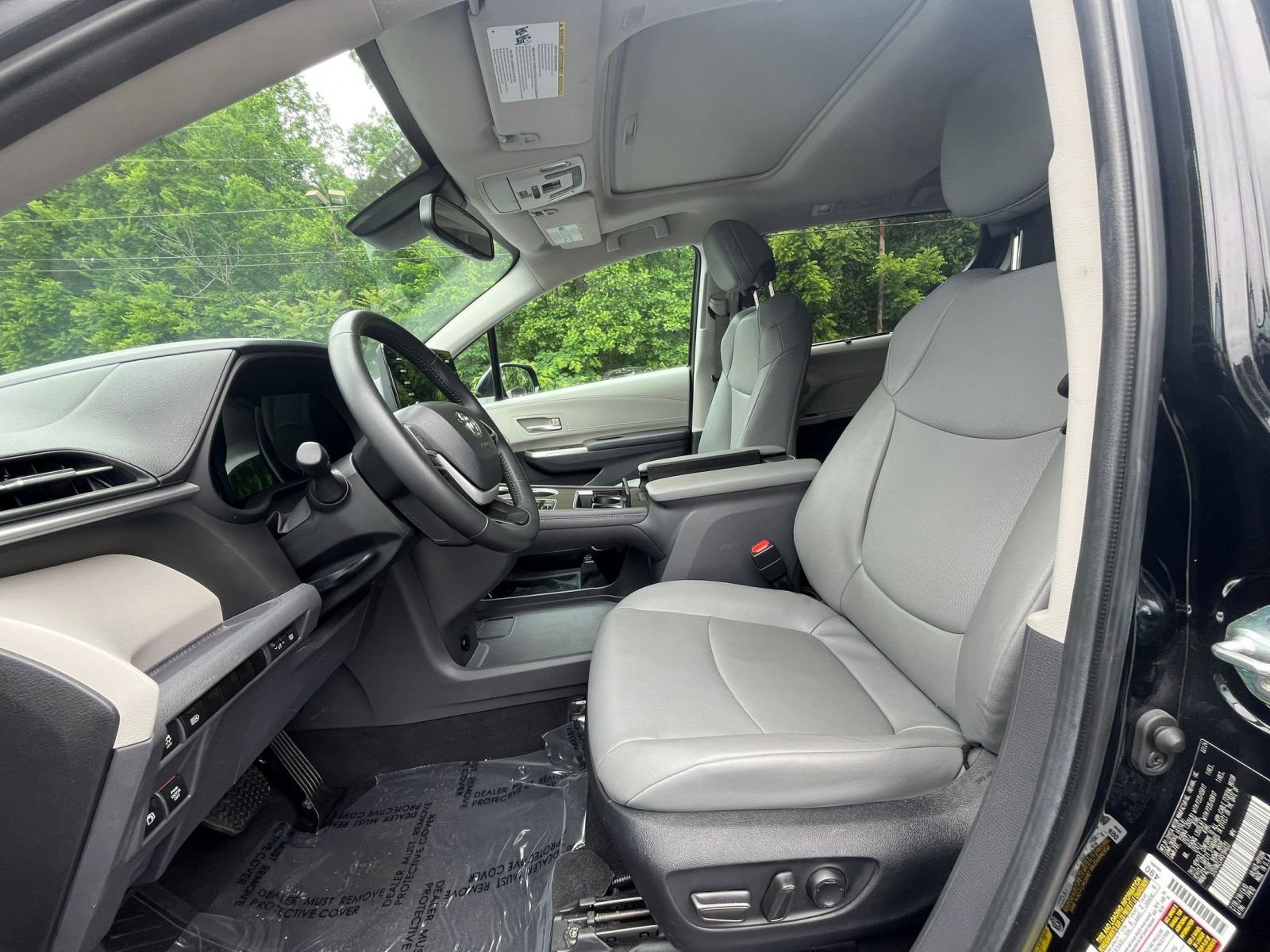 2024 Toyota Sienna XLE 21