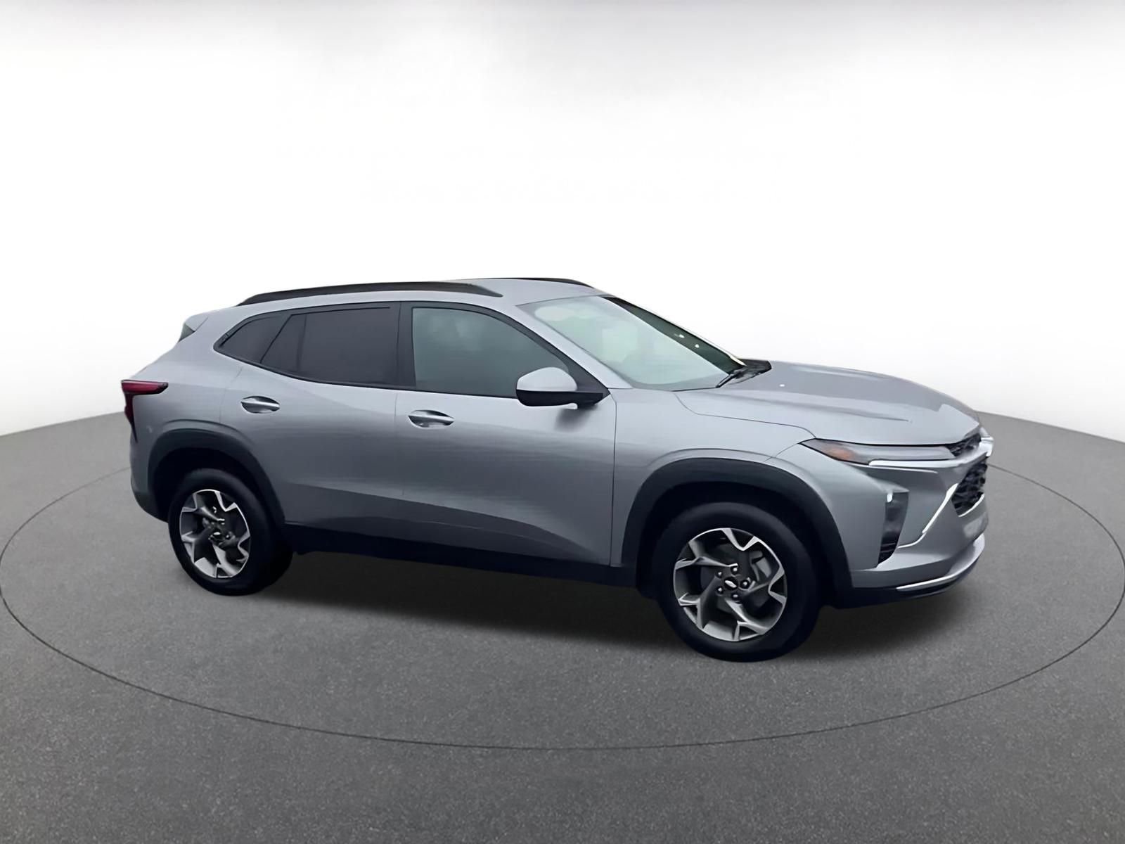 Thumbnail: 2025 Chevrolet Trax - 2