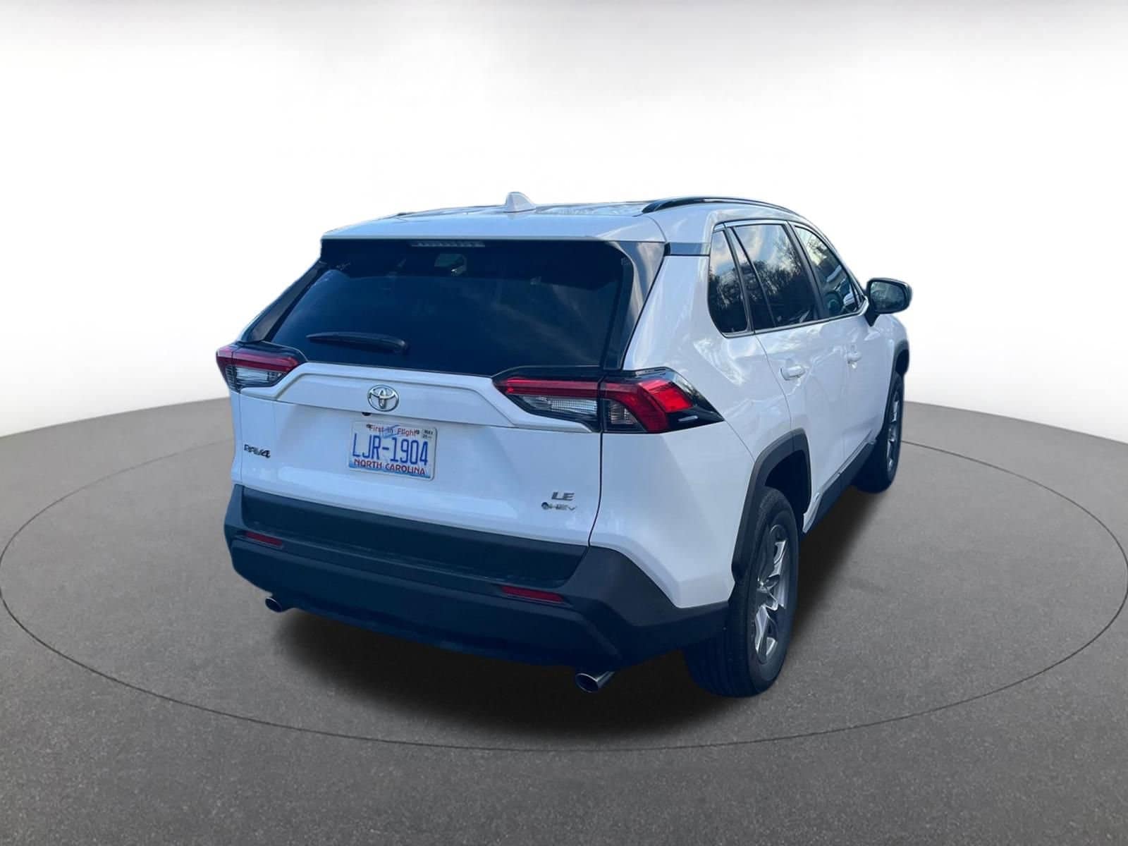 Thumbnail: 2025 Toyota RAV4 - 8