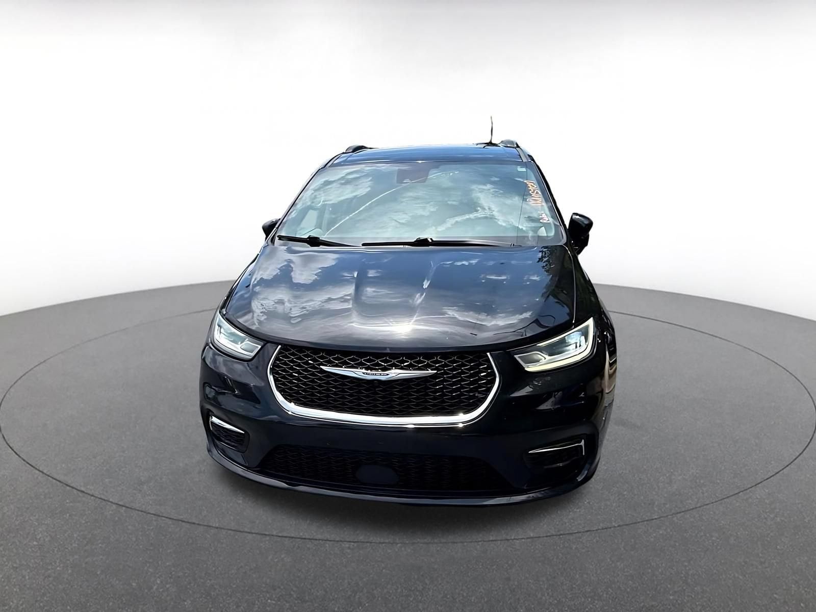 Thumbnail: 2024 Chrysler Pacifica - 3