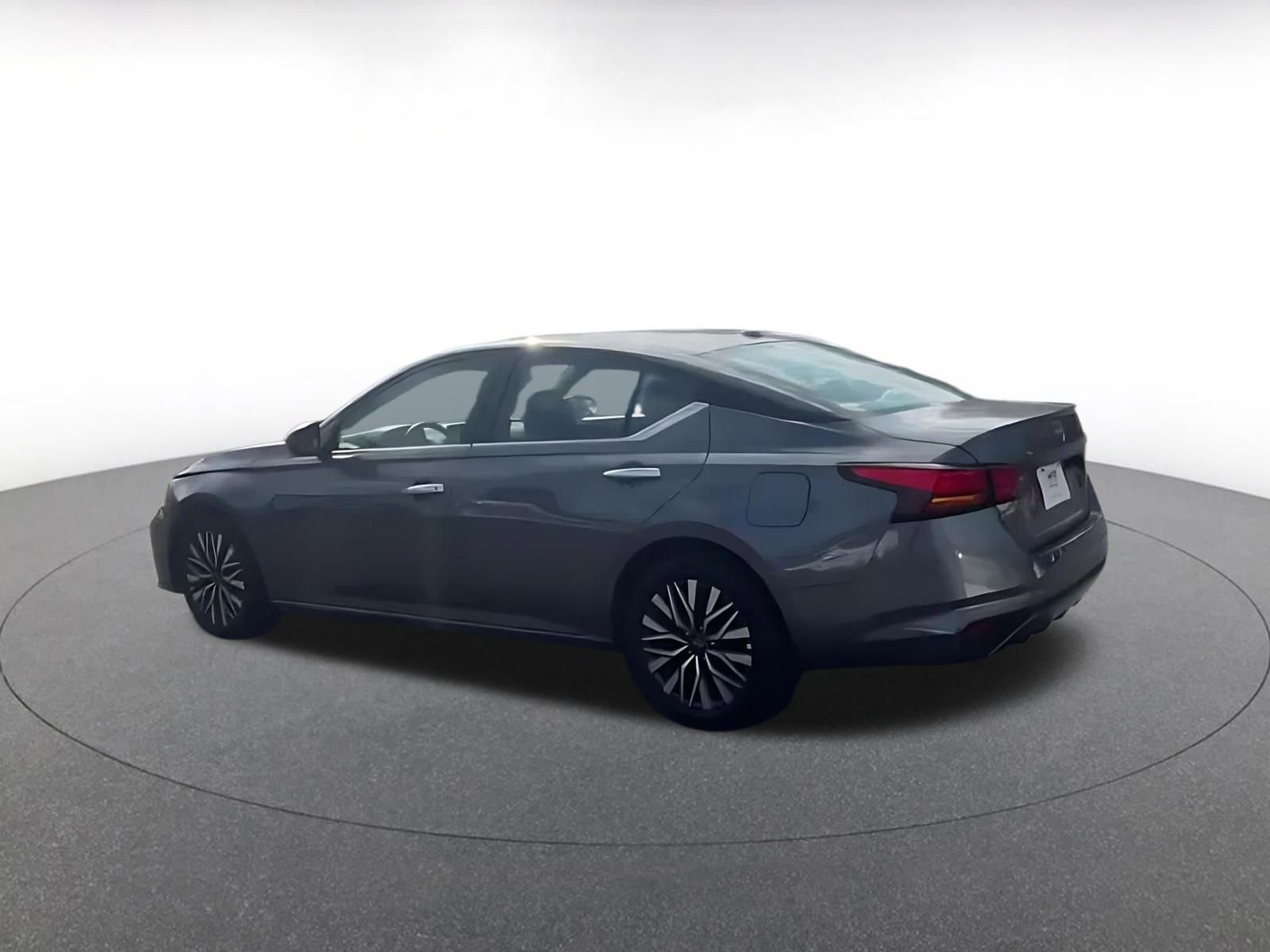 Thumbnail: 2025 Nissan Altima - 10