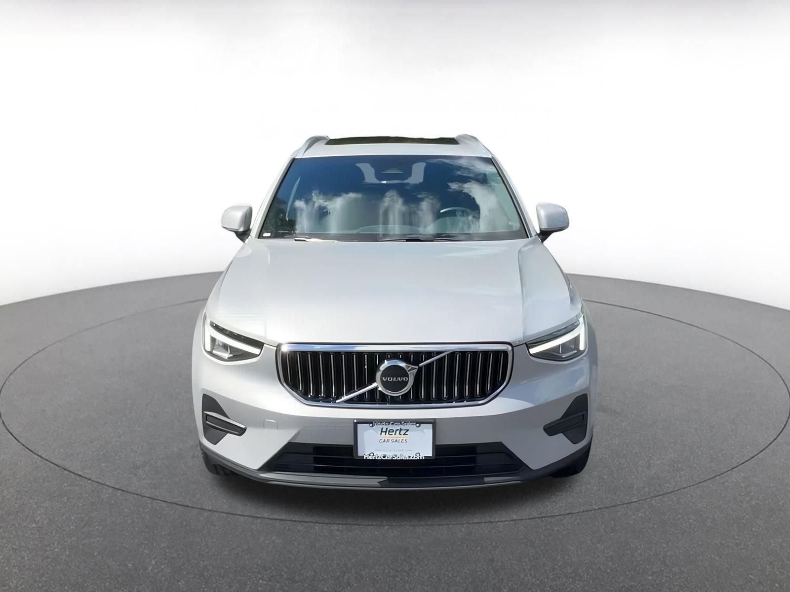 Thumbnail: 2024 Volvo XC40 - 9