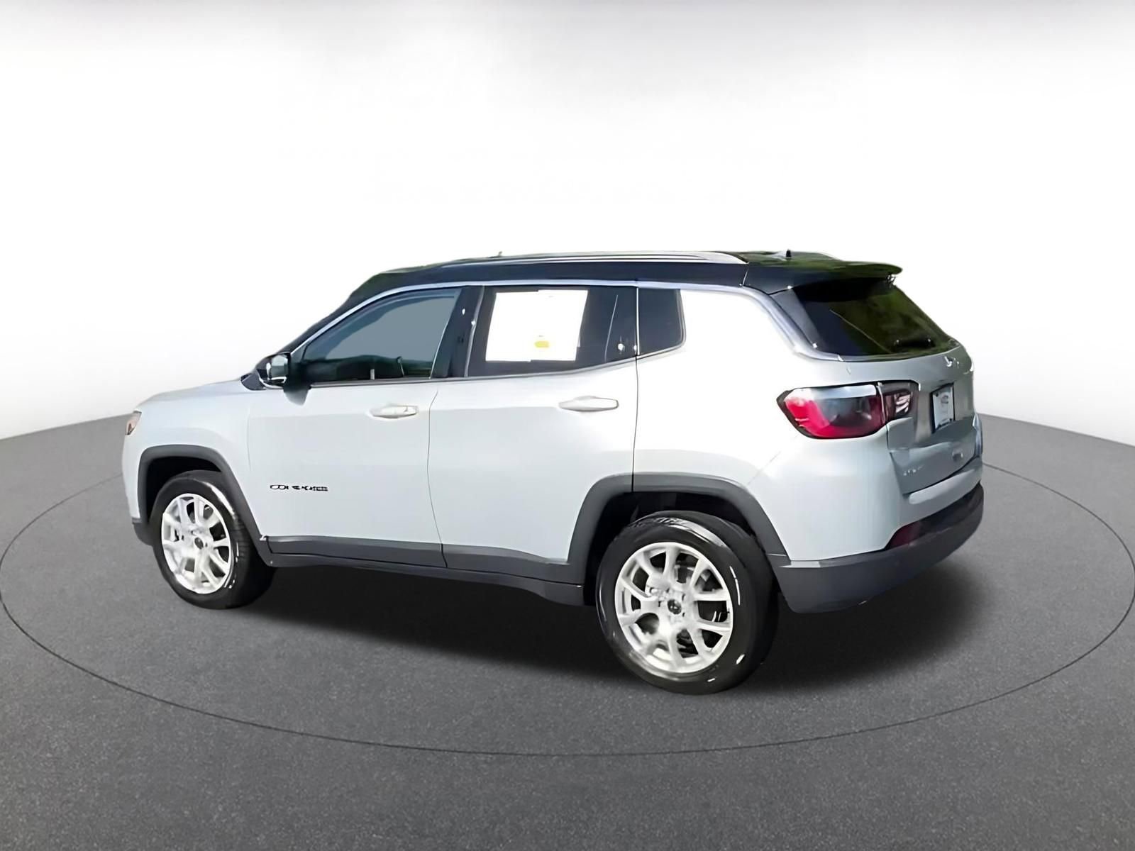 Thumbnail: 2025 Jeep Compass - 10