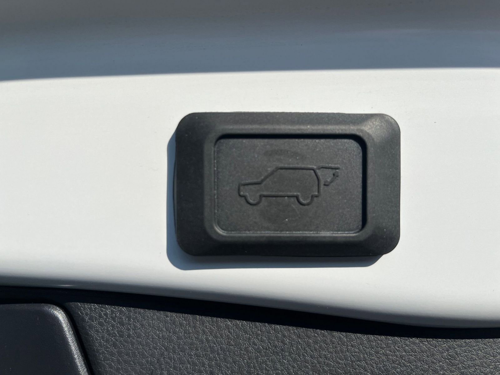 Thumbnail: 2025 Toyota RAV4 - 20