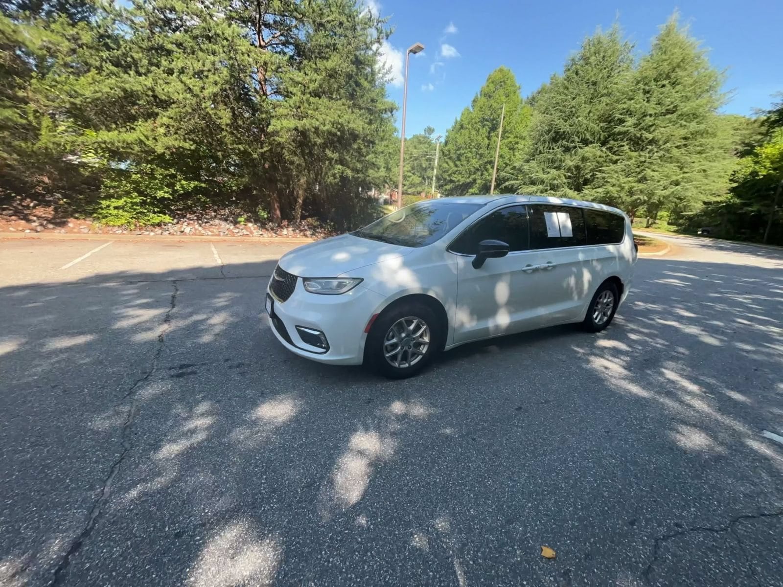Thumbnail: 2024 Chrysler Pacifica - 7