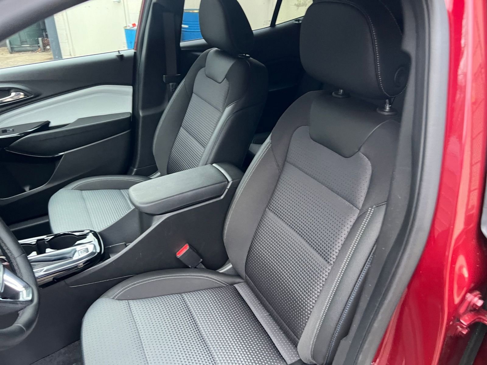 Thumbnail: 2025 Chevrolet Trax - 21