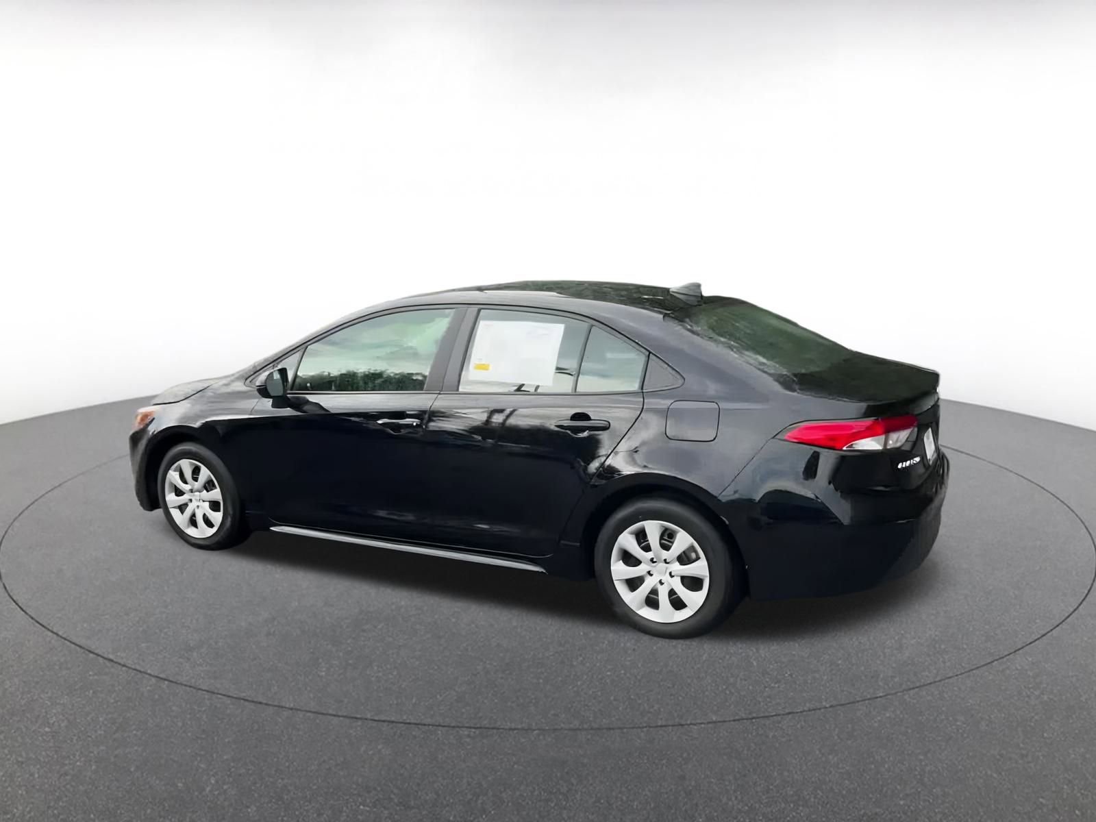 Thumbnail: 2024 Toyota Corolla - 9
