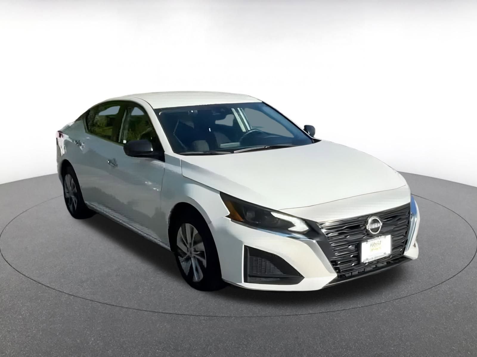 Thumbnail: 2024 Nissan Altima - 3