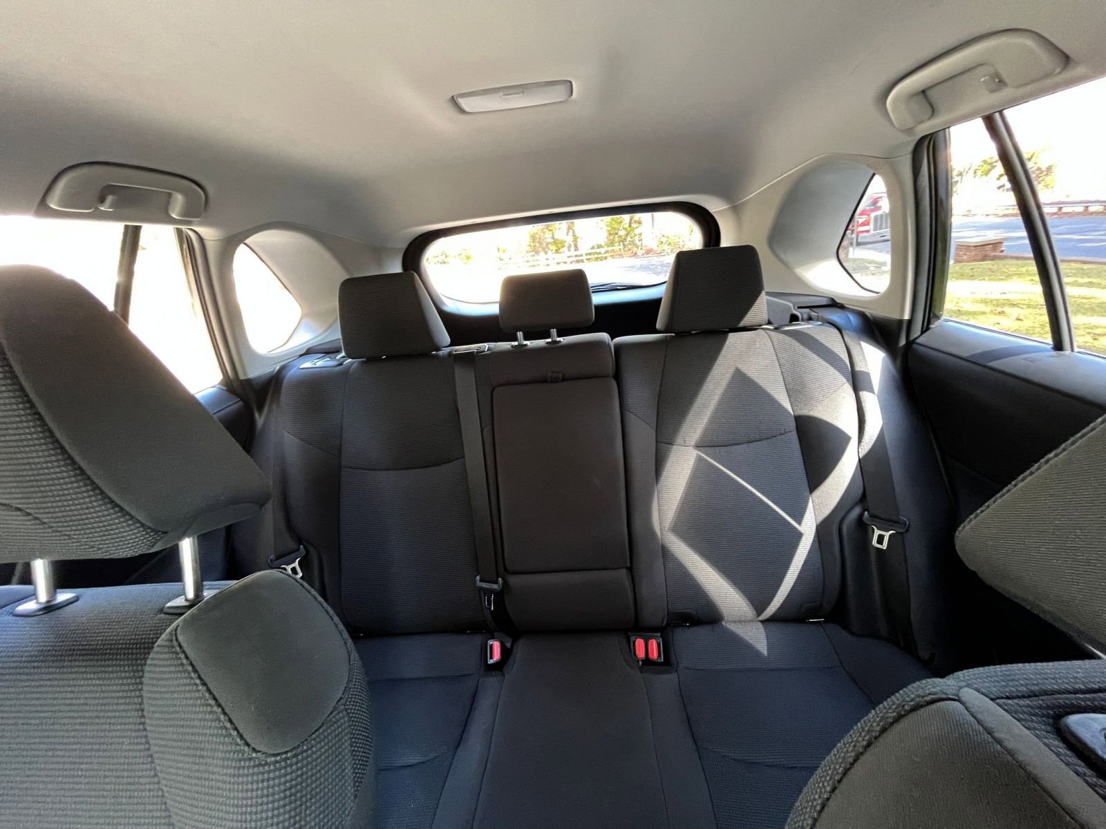 Thumbnail: 2025 Toyota RAV4 - 34