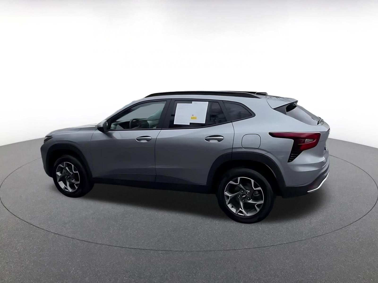 Thumbnail: 2025 Chevrolet Trax - 10