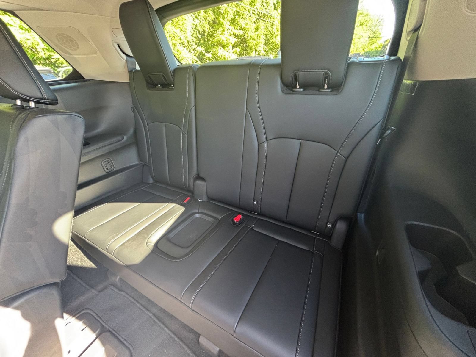 Thumbnail: 2026 INFINITI QX60 - 25