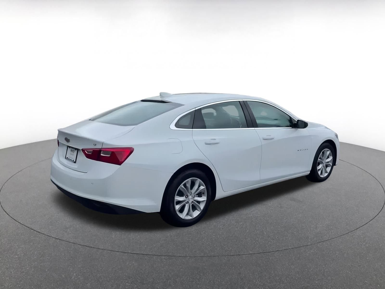 Thumbnail: 2024 Chevrolet Malibu - 15