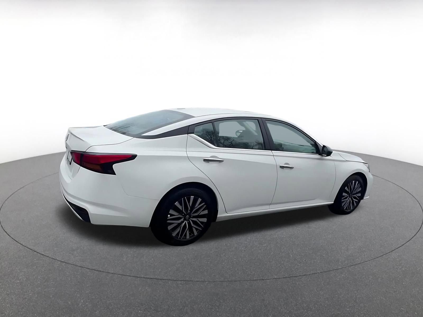 Thumbnail: 2025 Nissan Altima - 14