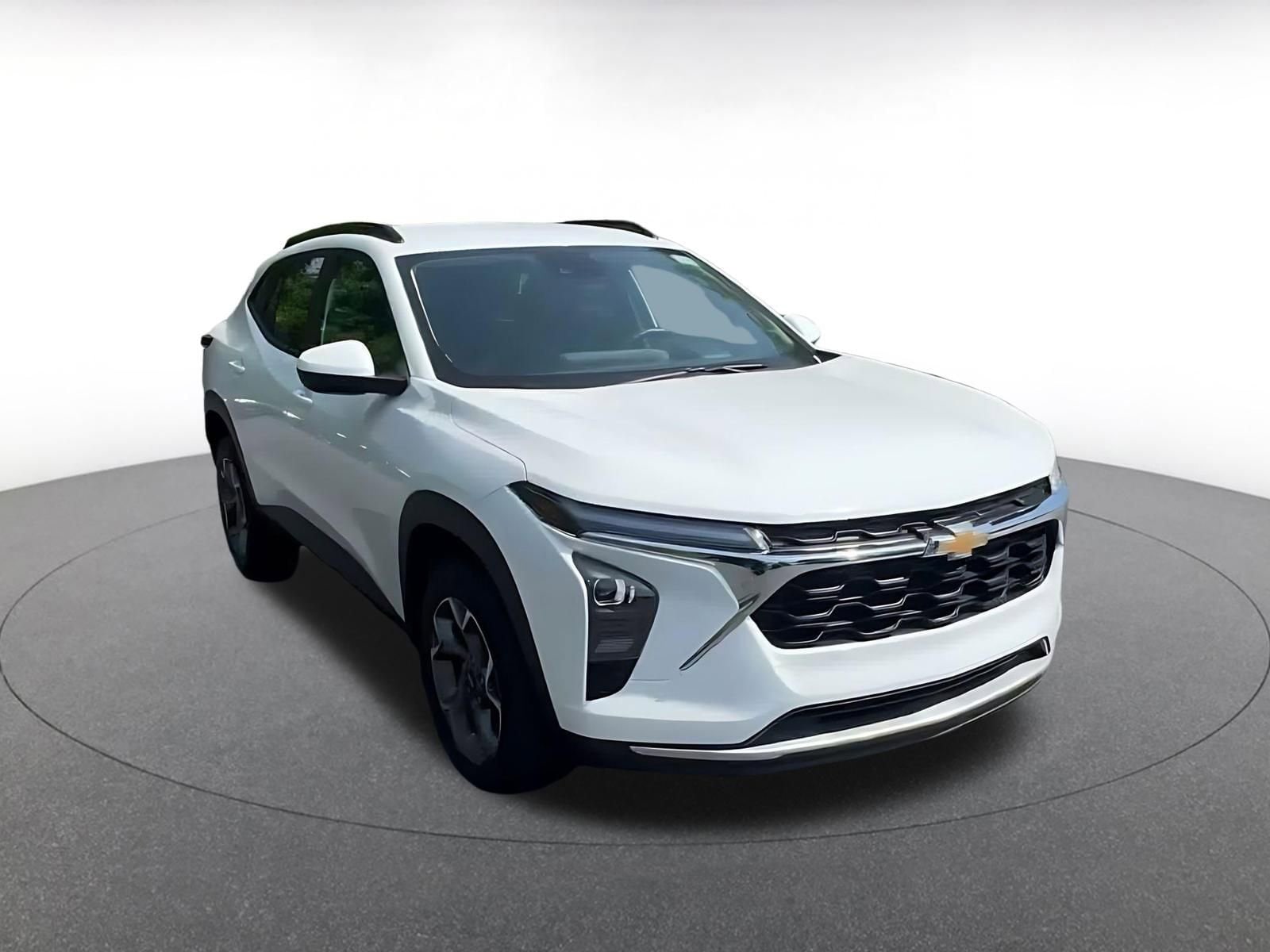 Thumbnail: 2025 Chevrolet Trax - 3
