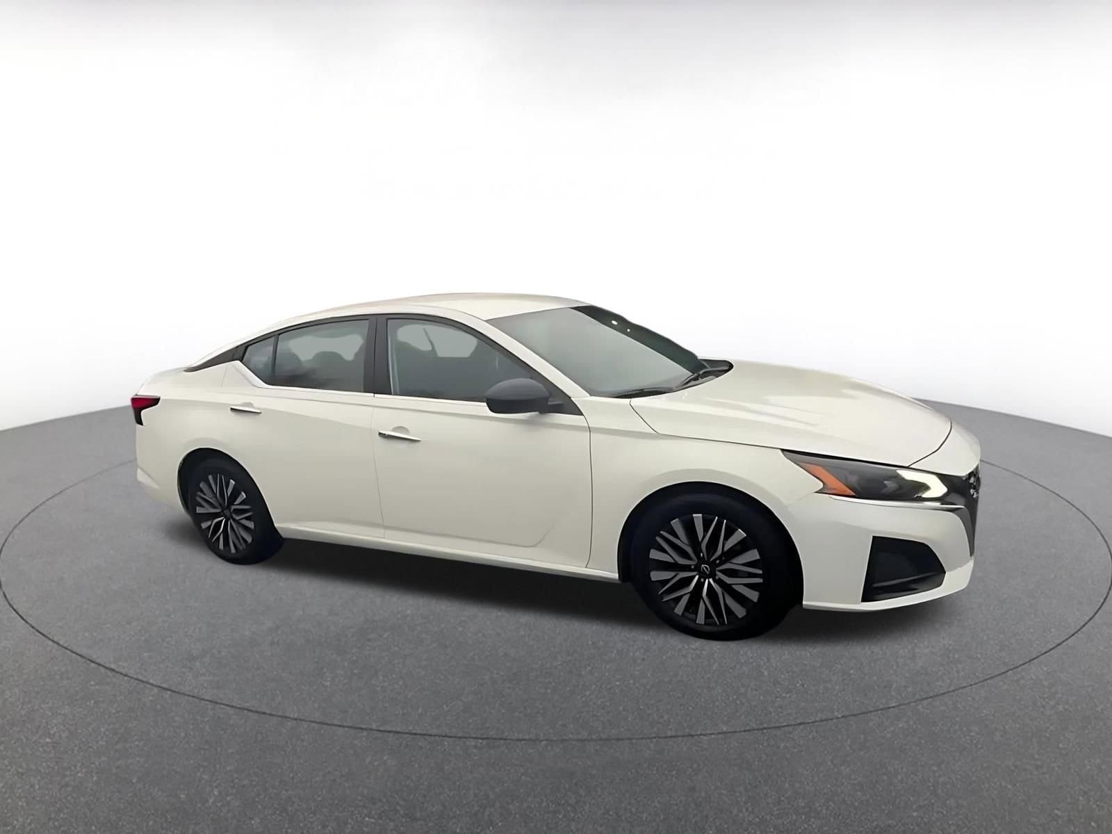 Thumbnail: 2025 Nissan Altima - 2