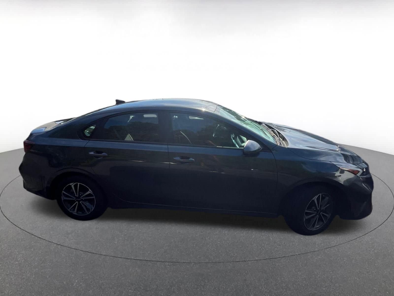 Thumbnail: 2024 Kia Forte - 8